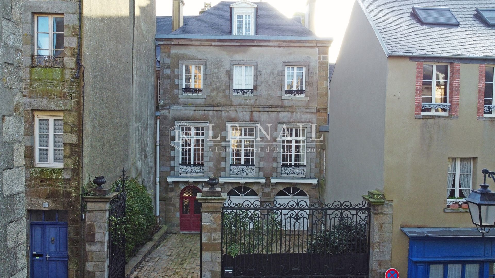 hôtel particulier 17 pièces en vente à GRANVILLE (50400)