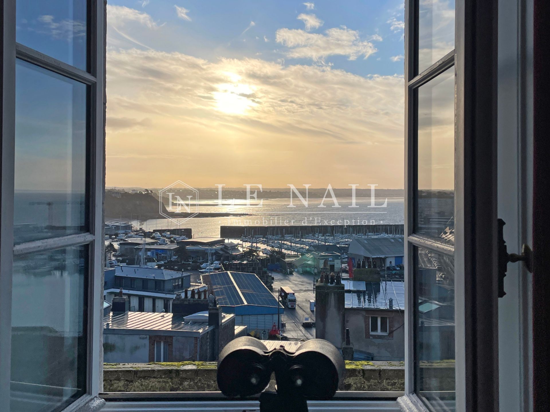 hôtel particulier 17 pièces en vente à GRANVILLE (50400)