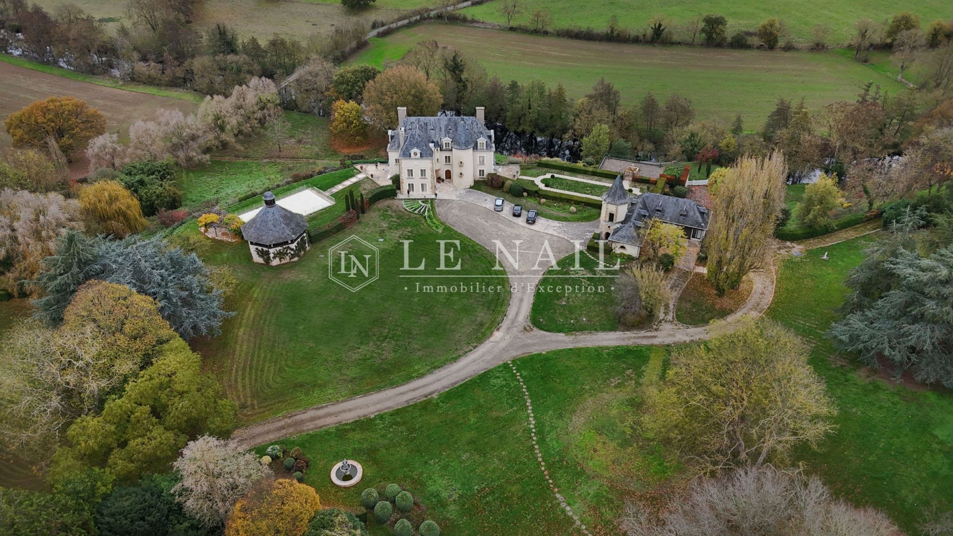 manoir 13 pièces en vente à THOUARS (79100)