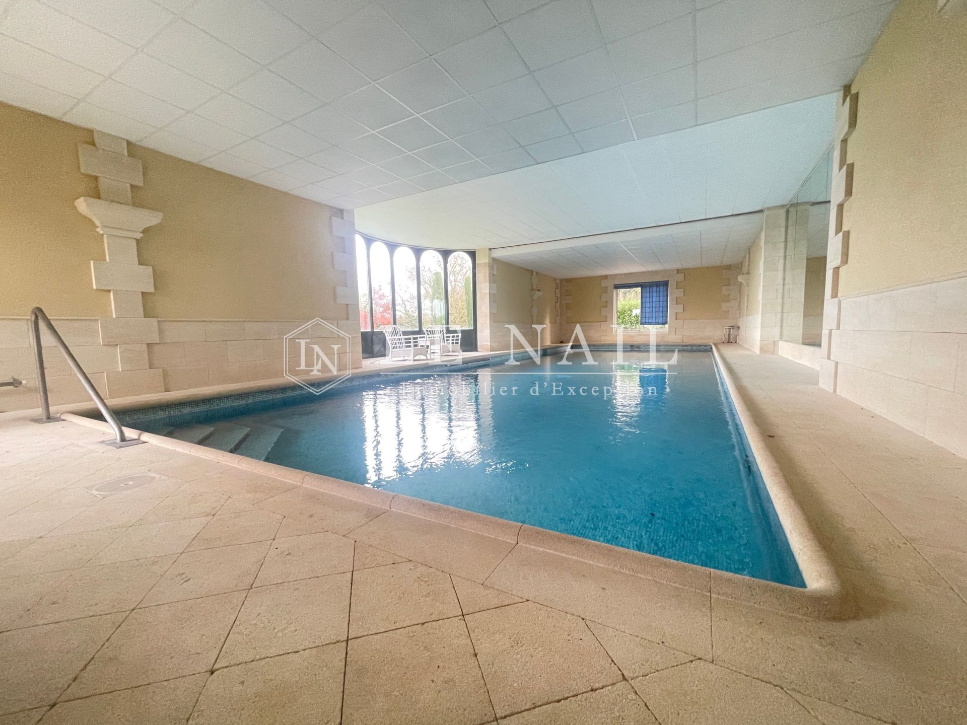 manoir 13 pièces en vente à THOUARS (79100)