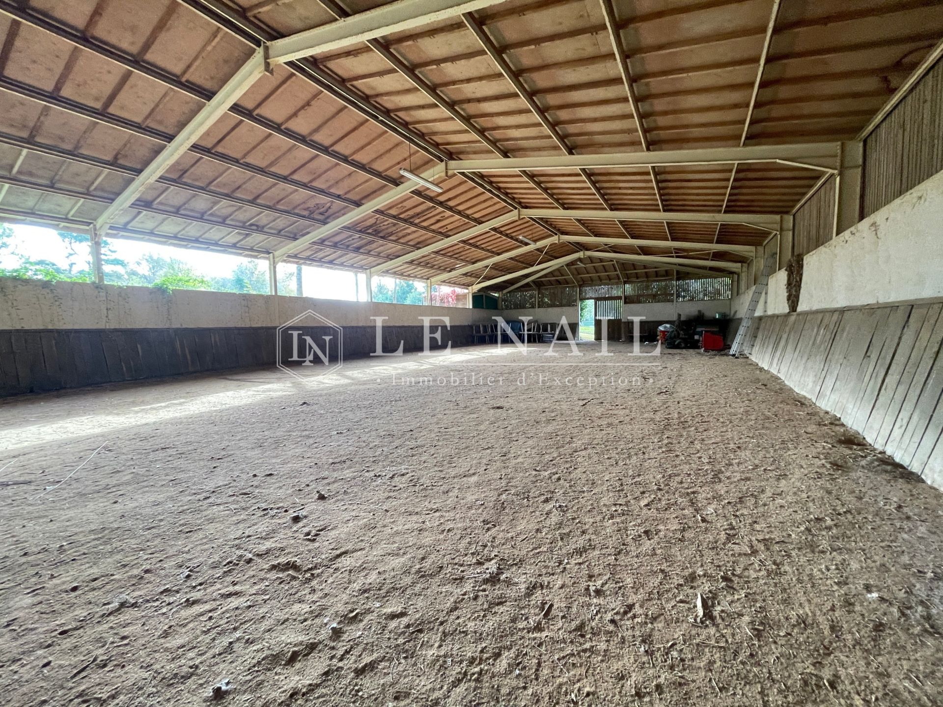 manoir 13 pièces en vente à THOUARS (79100)