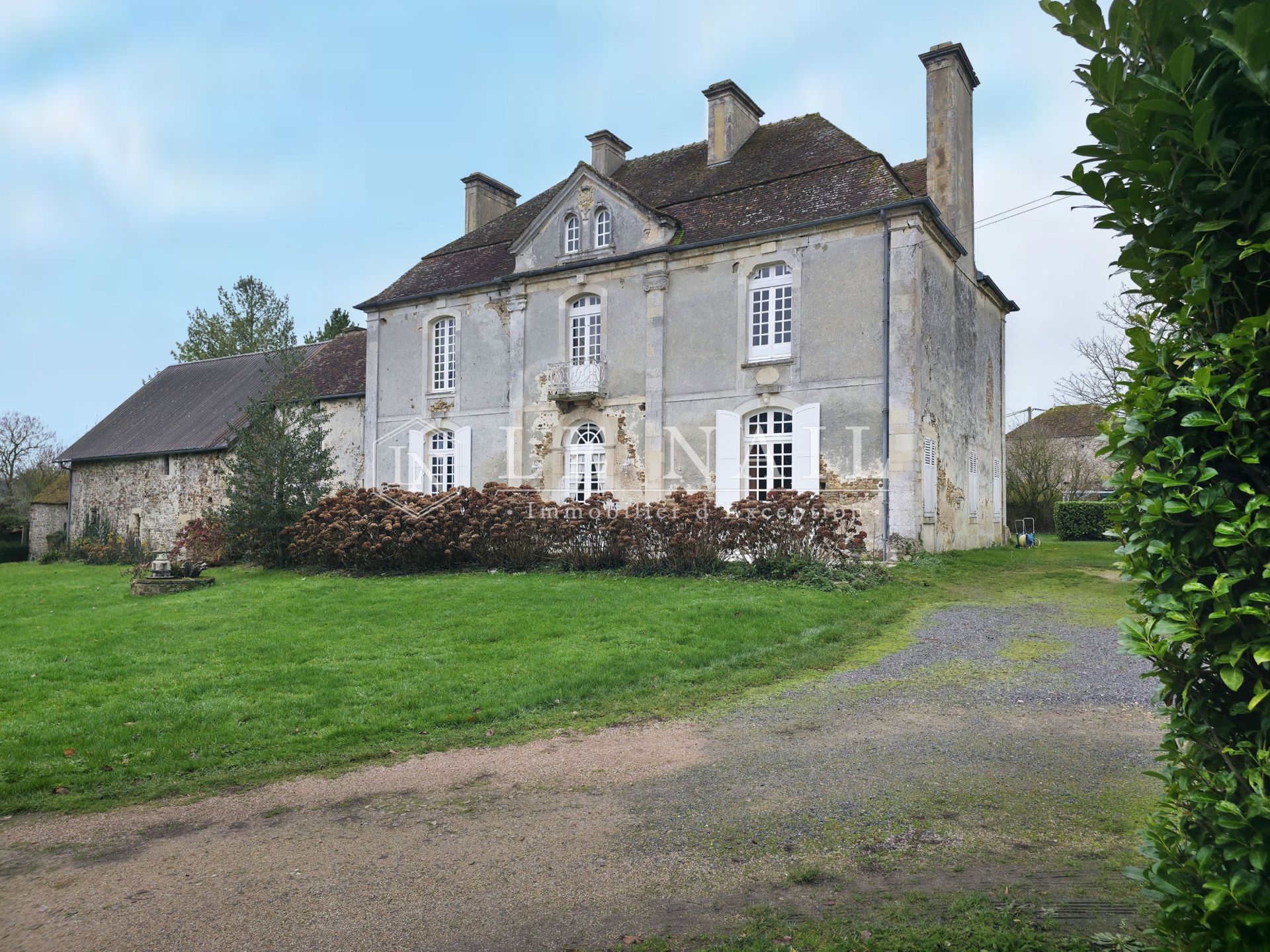 house 8 rooms for sale on ARGENTAN (61200)