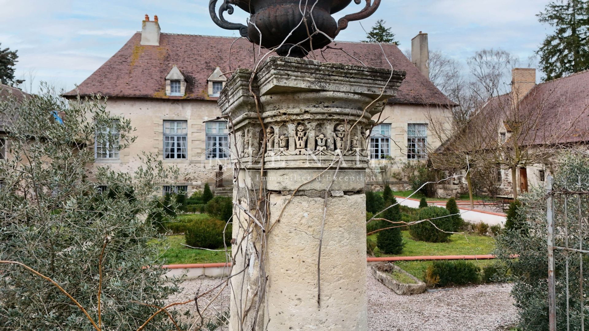 château 10 pièces en vente à VICHY (03200)