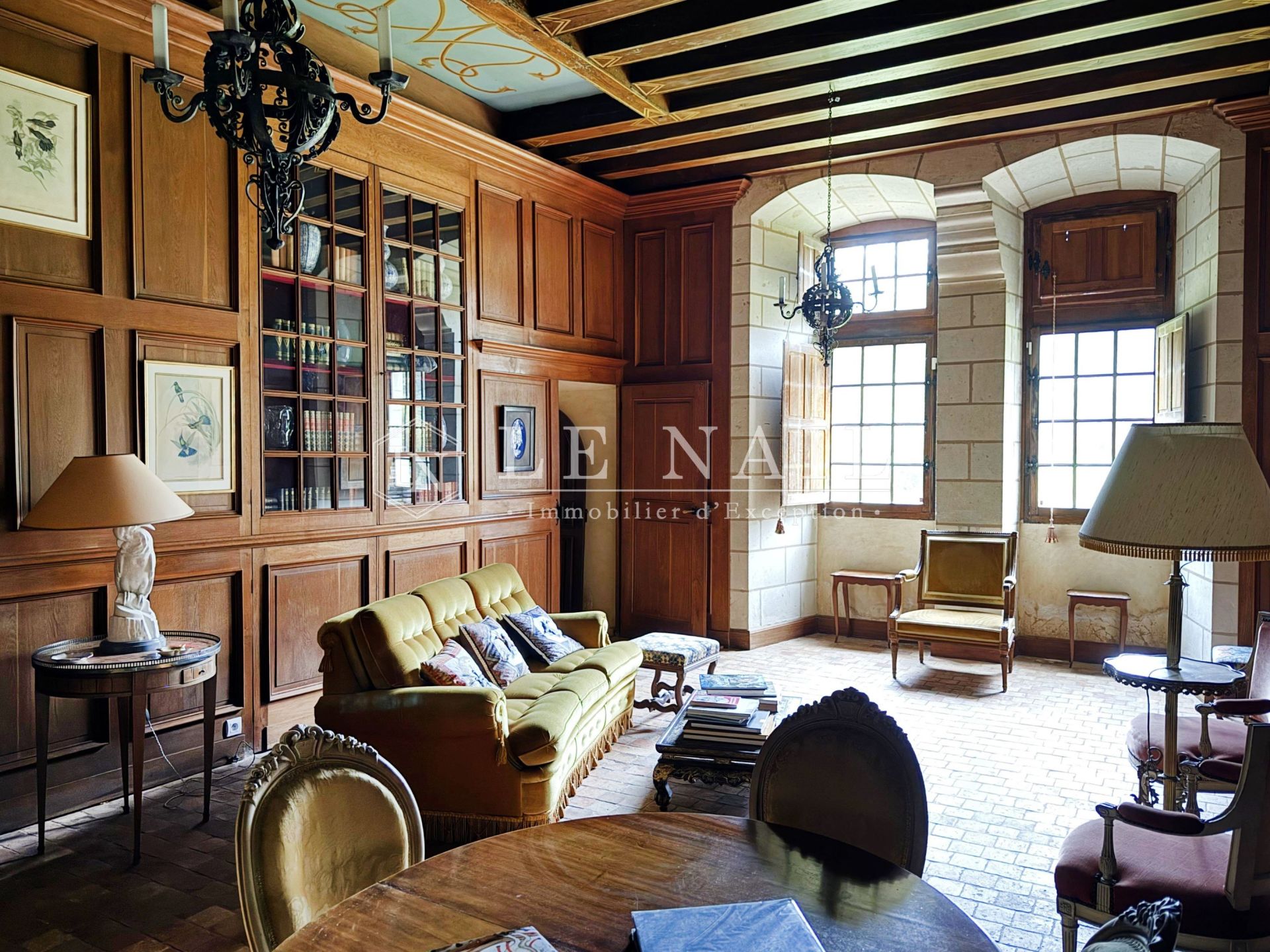 castle 20 rooms for sale on LE LION D ANGERS (49220)