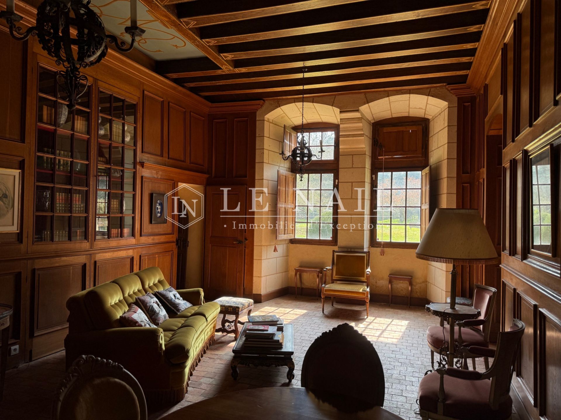 castle 20 rooms for sale on LE LION D ANGERS (49220)