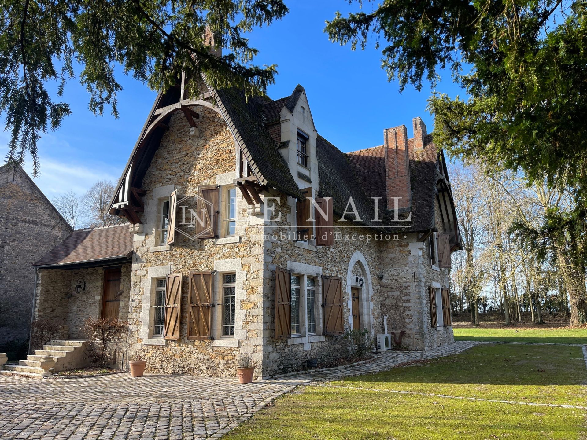 maison 10 pièces en vente à MELUN (77000)