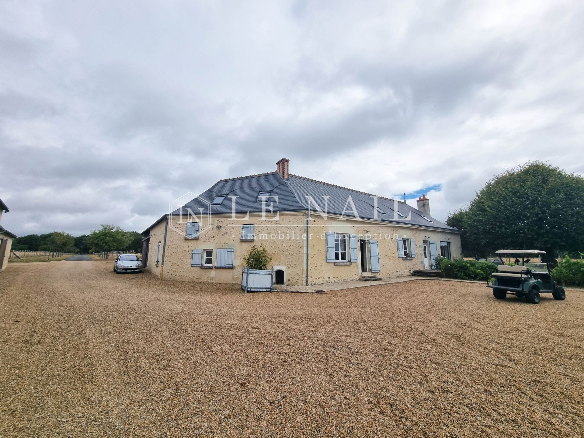 farm complex 15 rooms for sale on TOURS (37000)