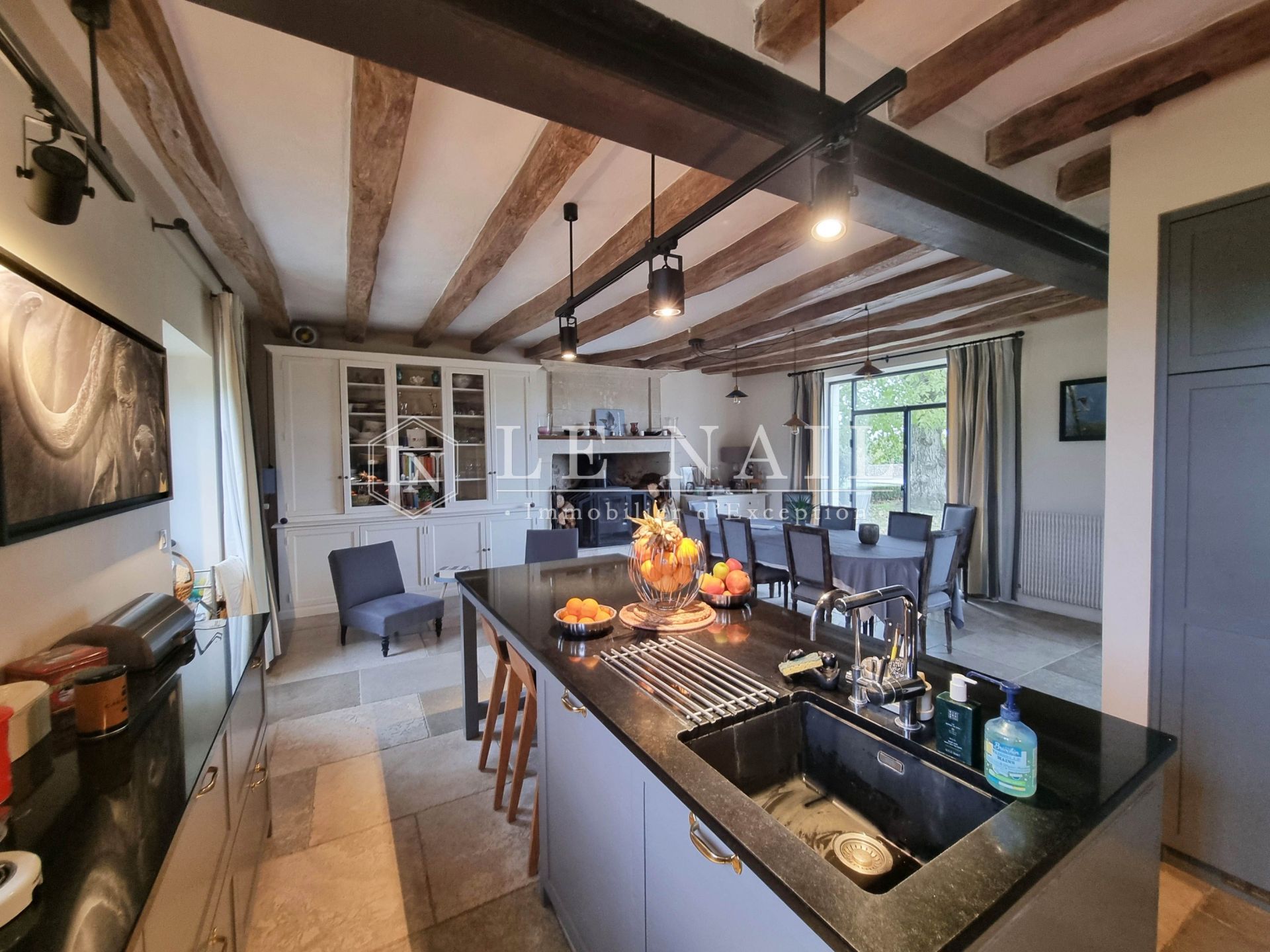 farm complex 15 rooms for sale on TOURS (37000)