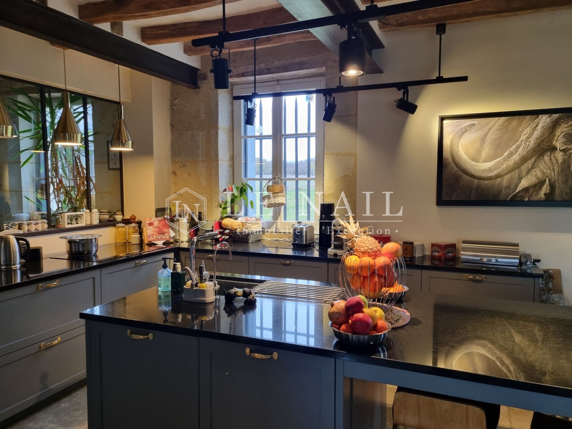 farm complex 15 rooms for sale on TOURS (37000)