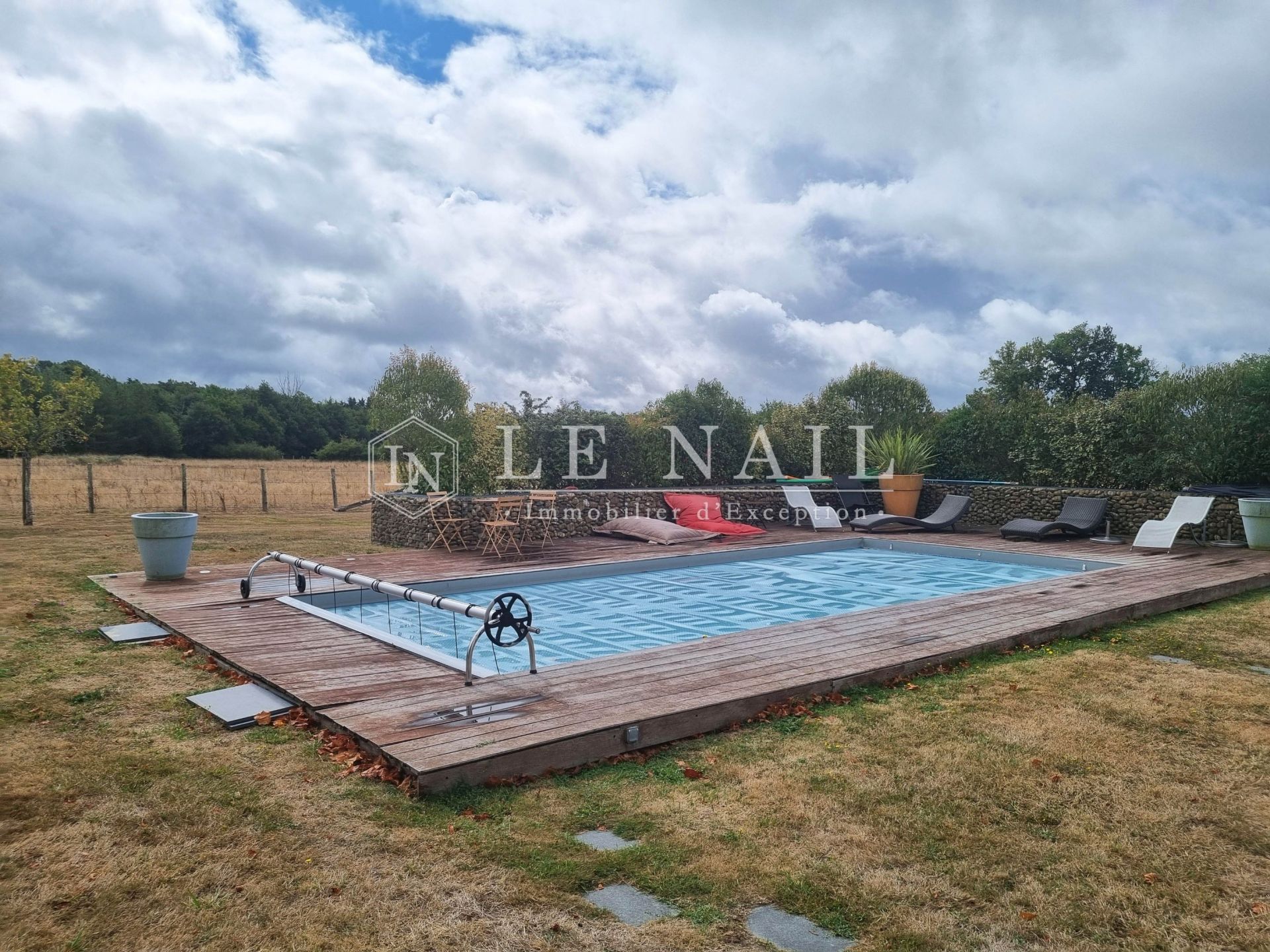 farm complex 15 rooms for sale on TOURS (37000)