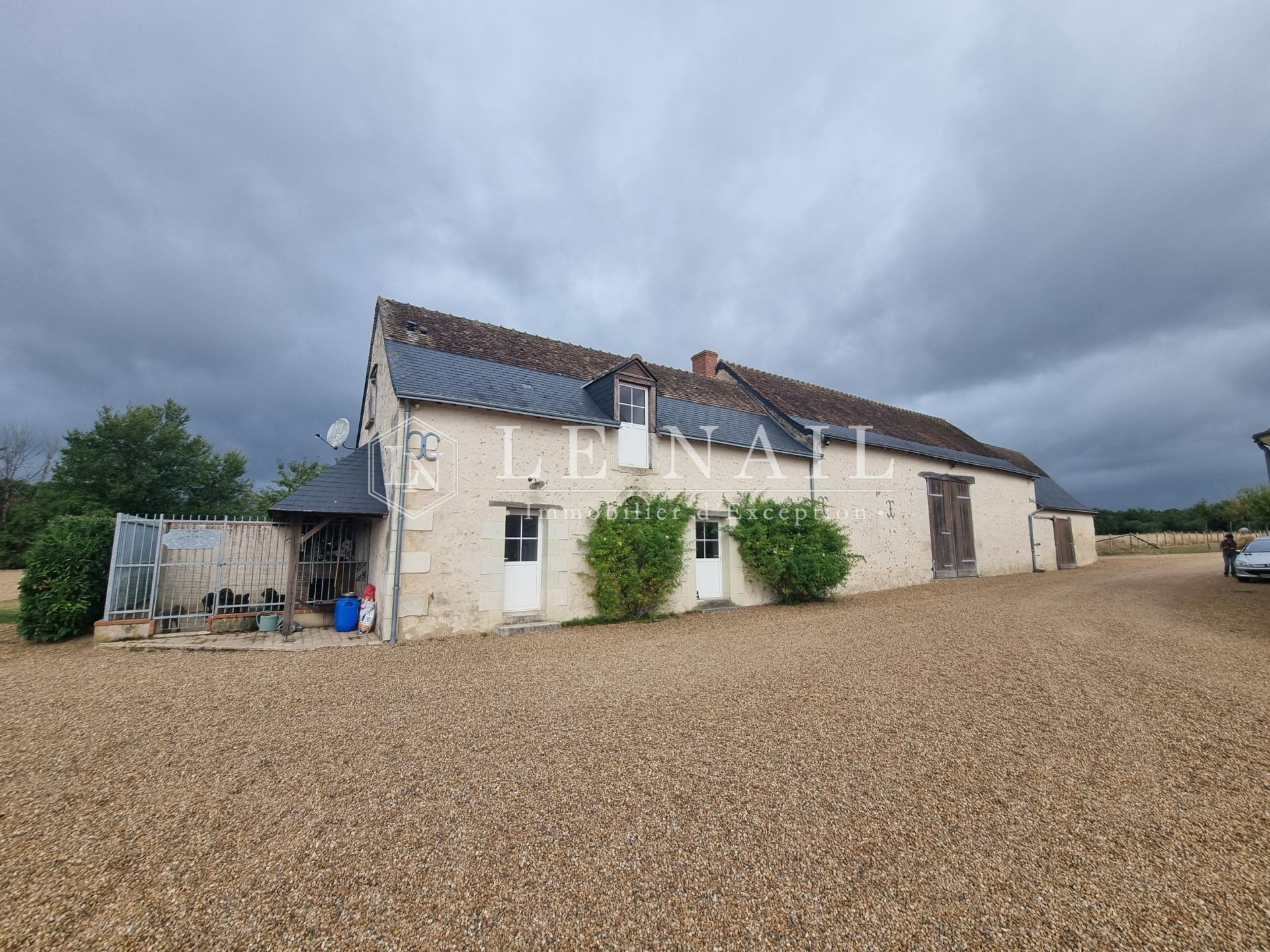 farm complex 15 rooms for sale on TOURS (37000)