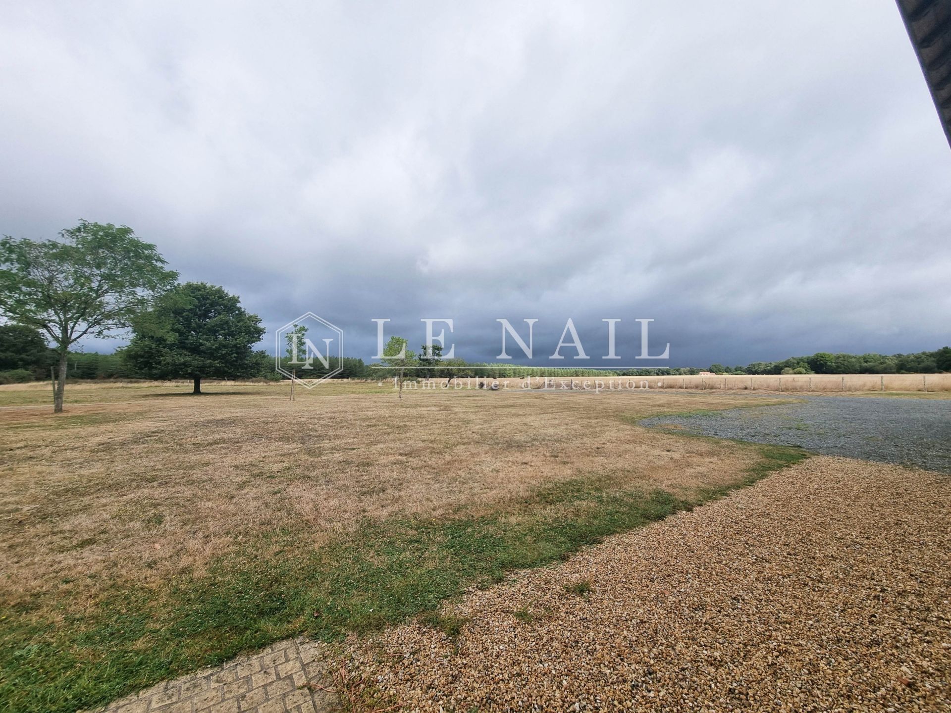 farm complex 15 rooms for sale on TOURS (37000)