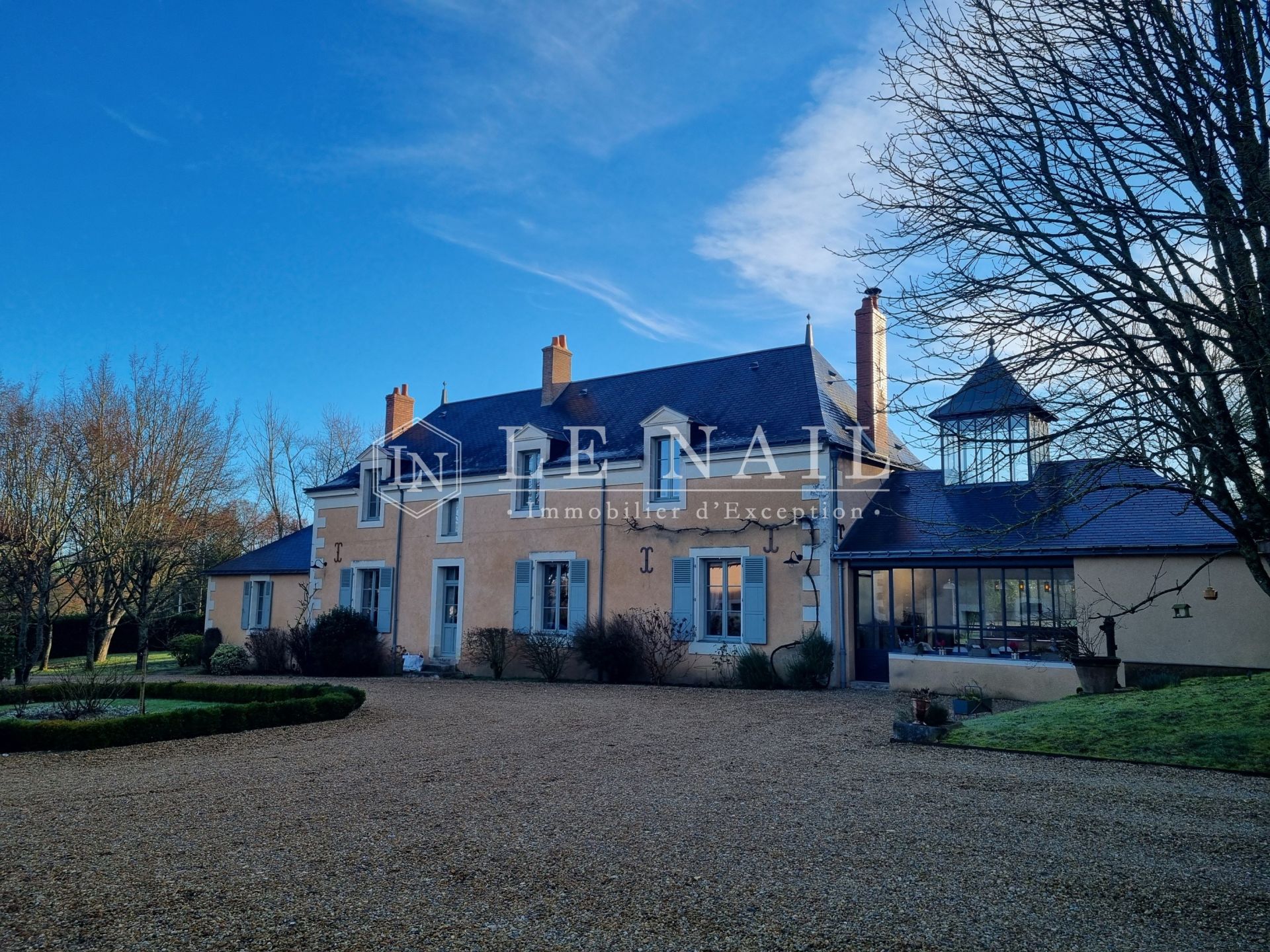 property 10 rooms for sale on LA CHARTRE SUR LE LOIR (72340)