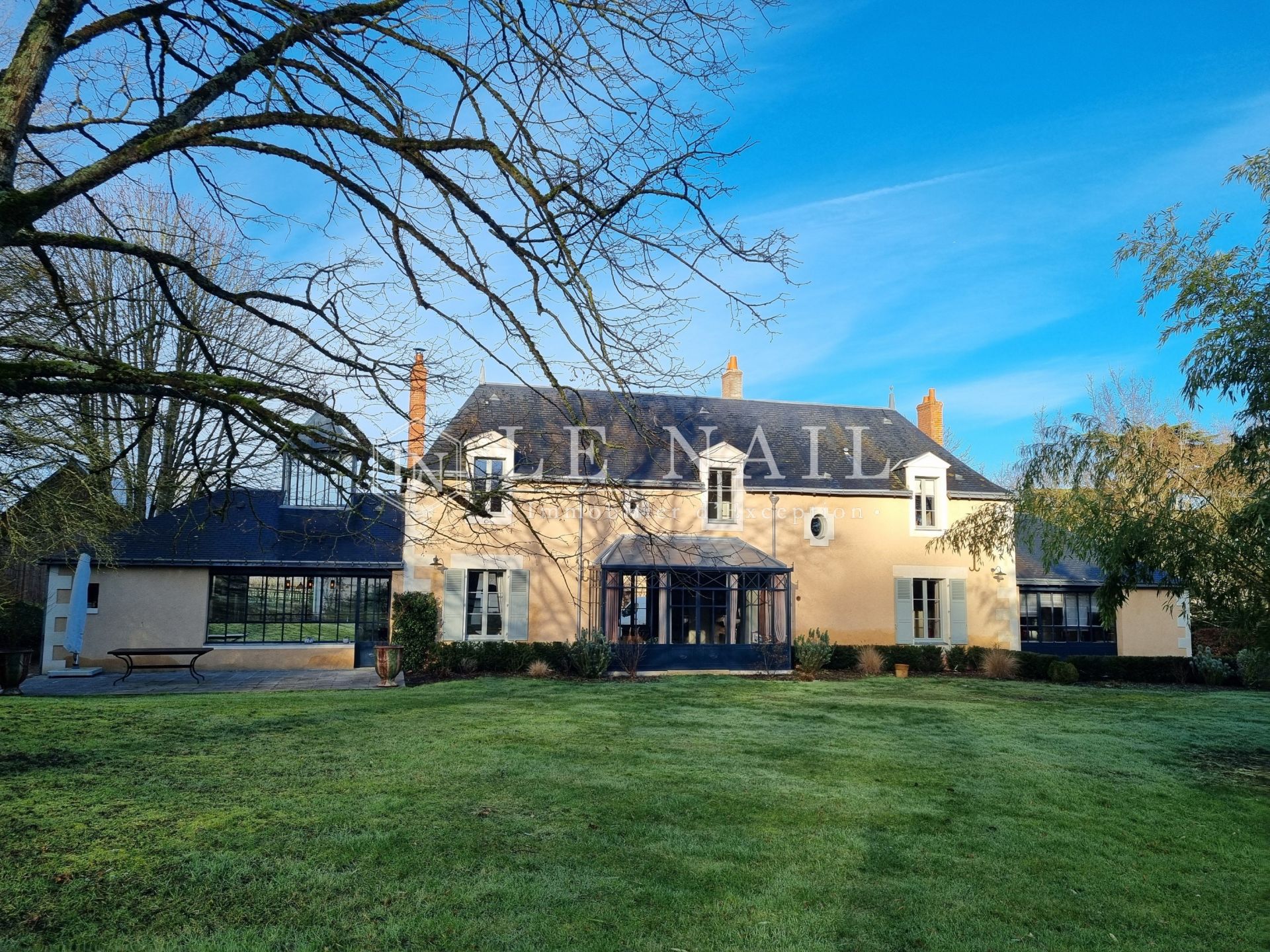 property 10 rooms for sale on LA CHARTRE SUR LE LOIR (72340)