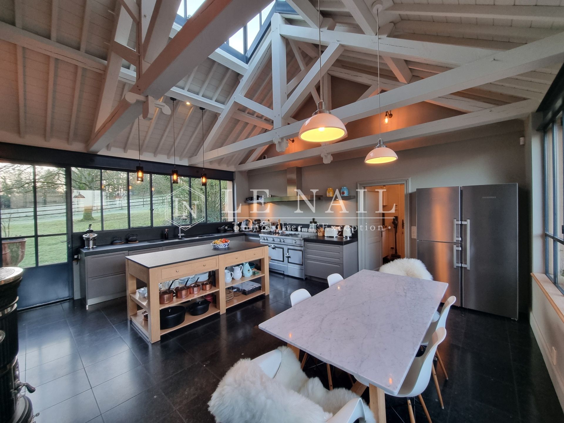 property 10 rooms for sale on LA CHARTRE SUR LE LOIR (72340)