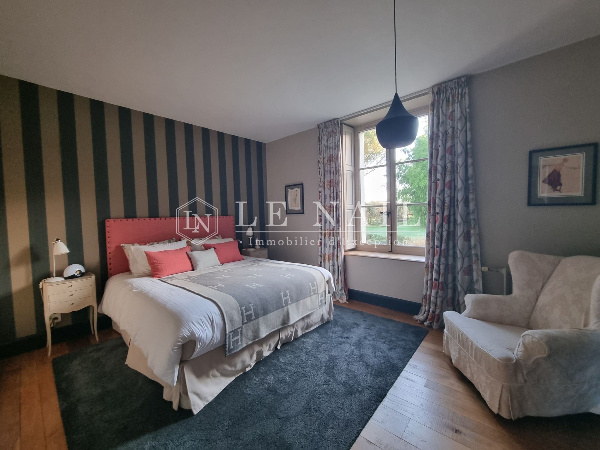 property 10 rooms for sale on LA CHARTRE SUR LE LOIR (72340)