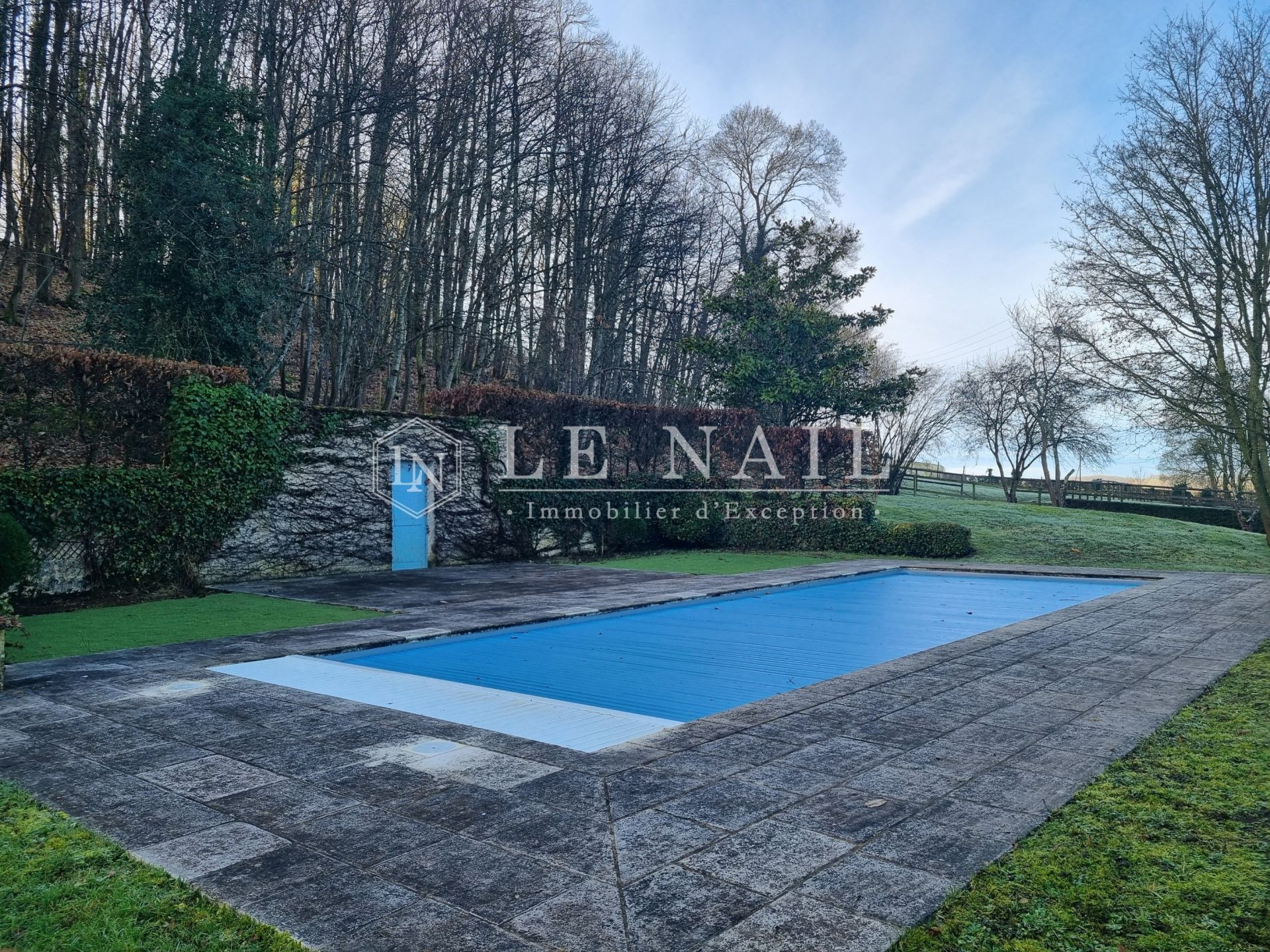 property 10 rooms for sale on LA CHARTRE SUR LE LOIR (72340)