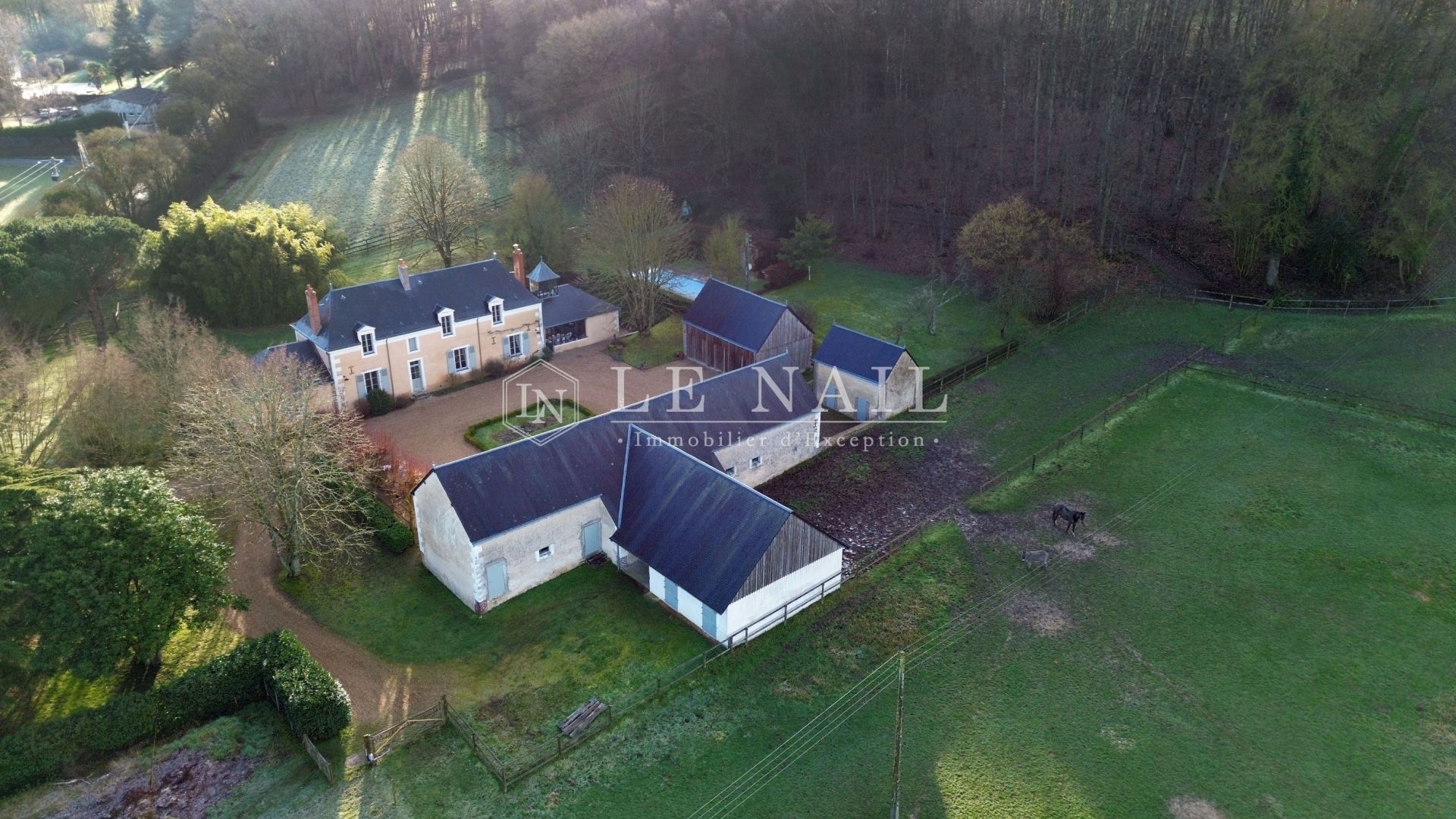 property 10 rooms for sale on LA CHARTRE SUR LE LOIR (72340)