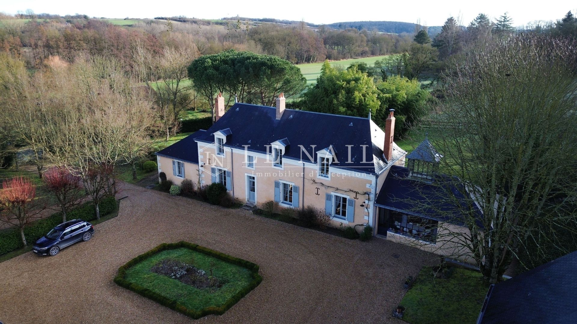 property 10 rooms for sale on LA CHARTRE SUR LE LOIR (72340)