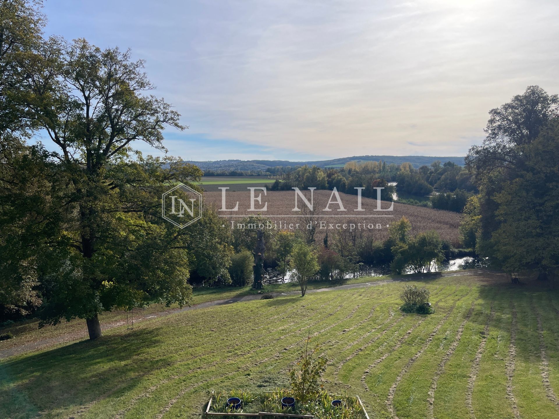 manor house 21 rooms for sale on SENS (89100)