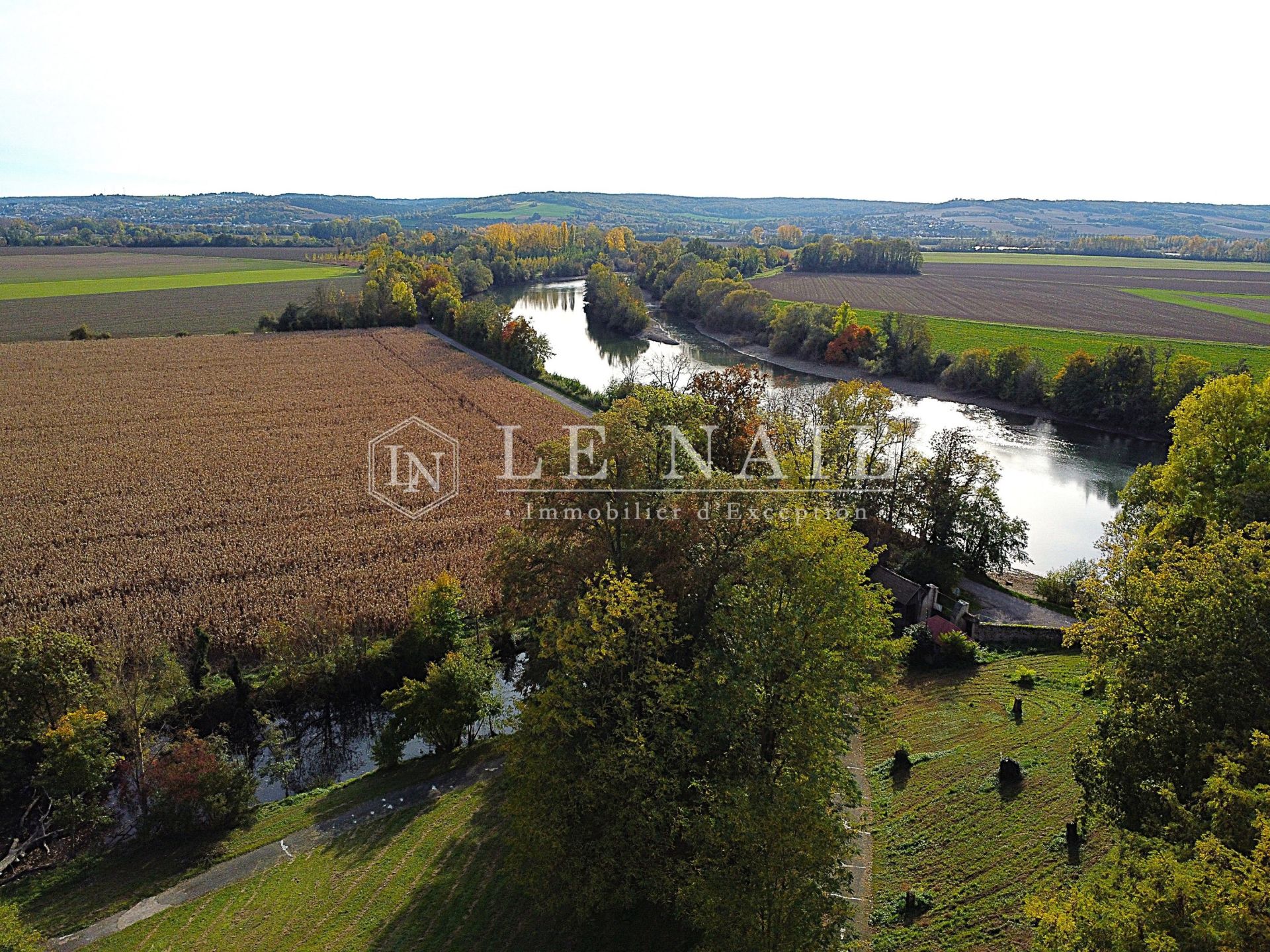 manor house 21 rooms for sale on SENS (89100)