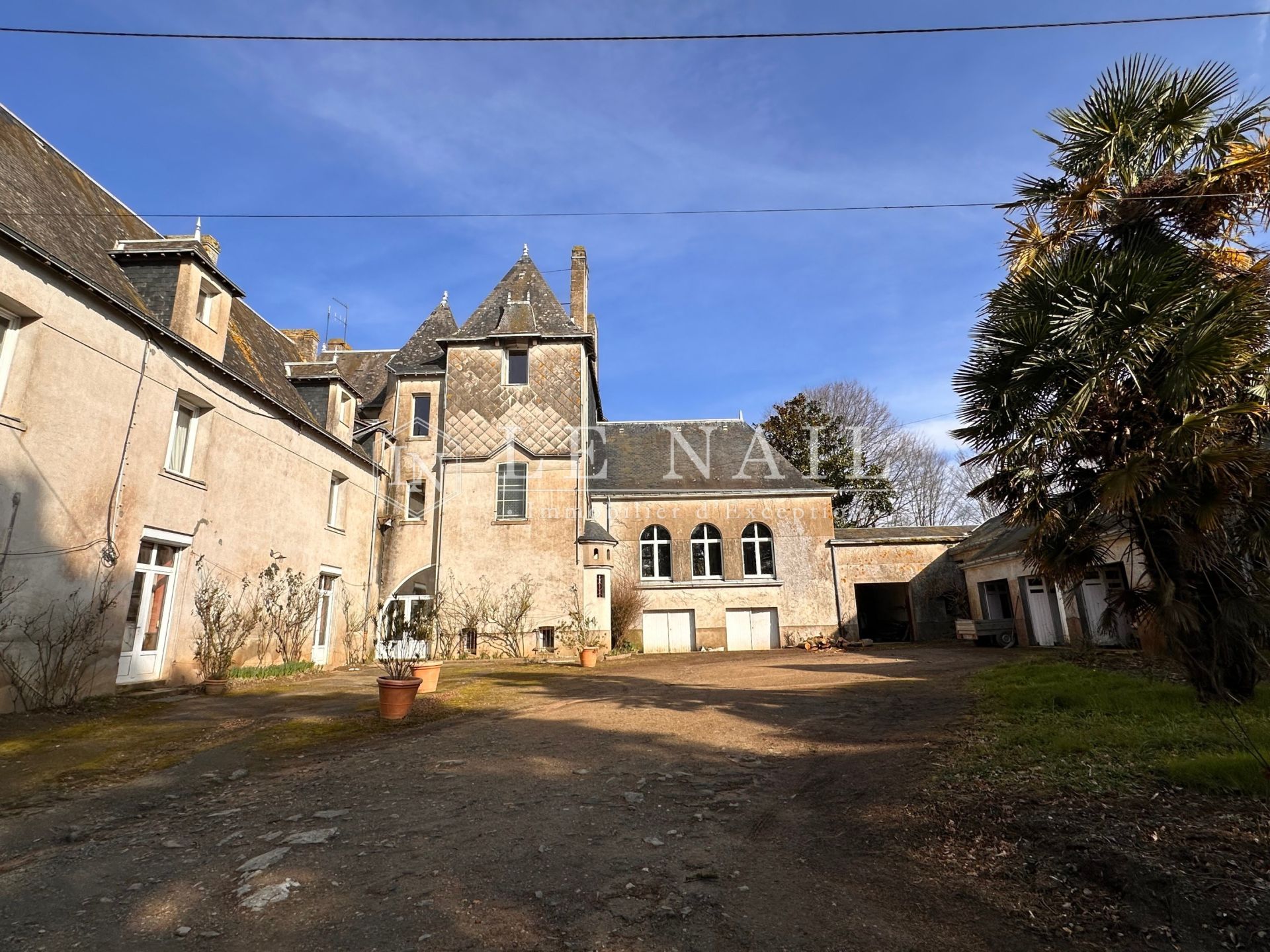 castle 16 rooms for sale on NANTES (44000)