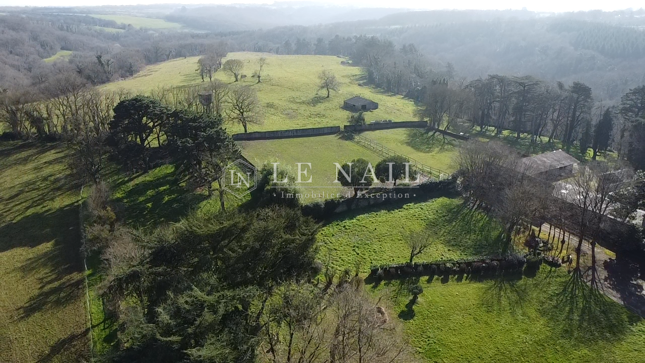 castle 16 rooms for sale on NANTES (44000)