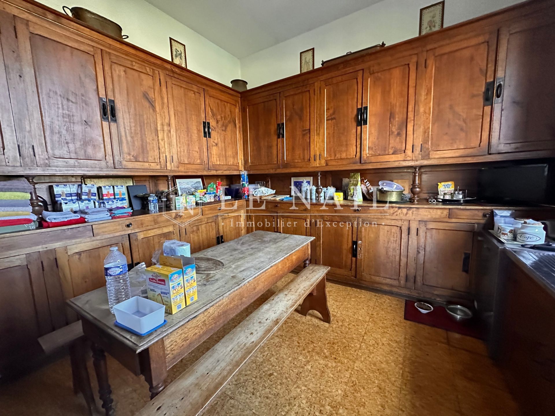 castle 16 rooms for sale on NANTES (44000)