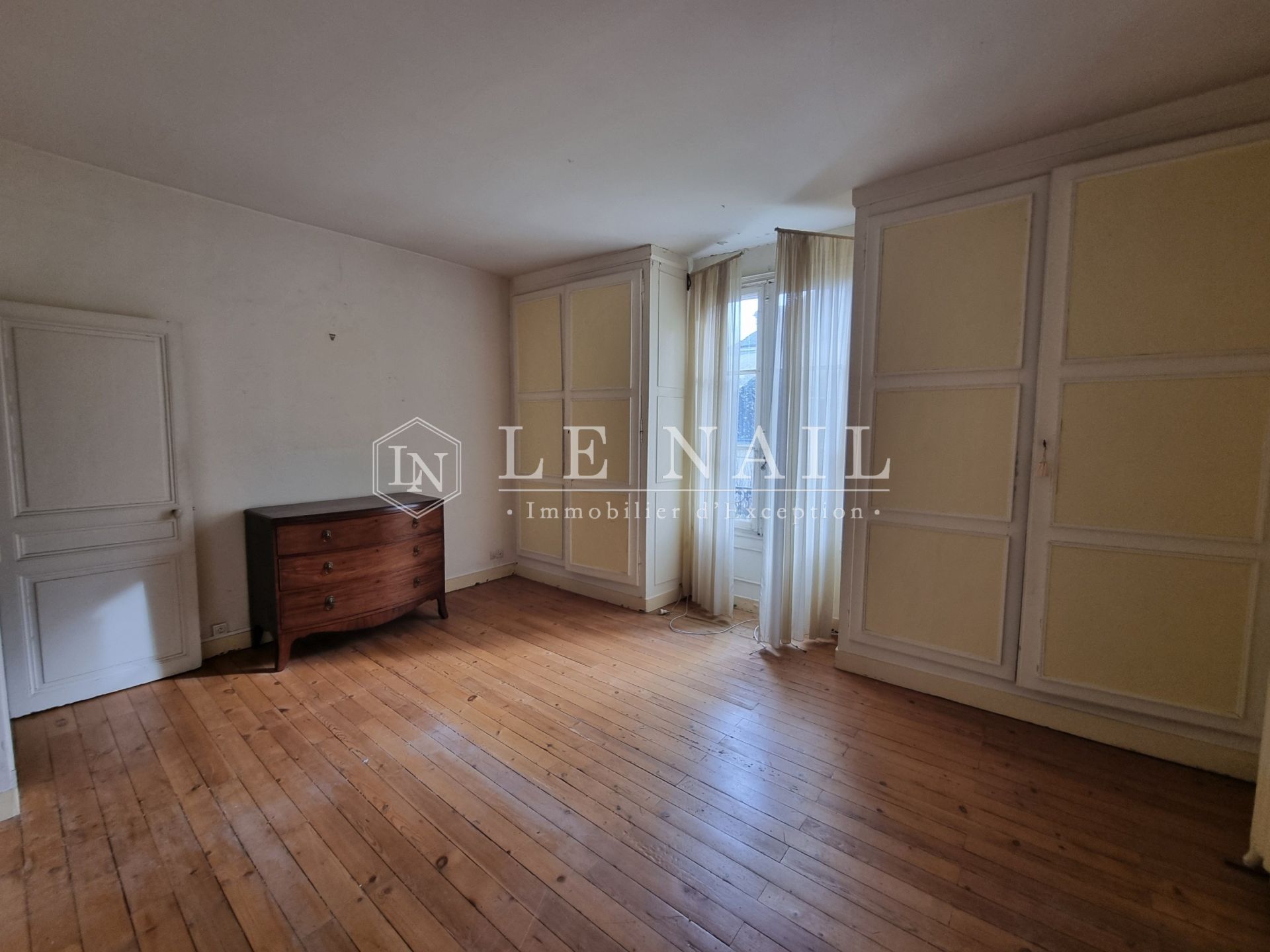 maison de ville 12 pièces en vente à LA CHARTRE SUR LE LOIR (72340)