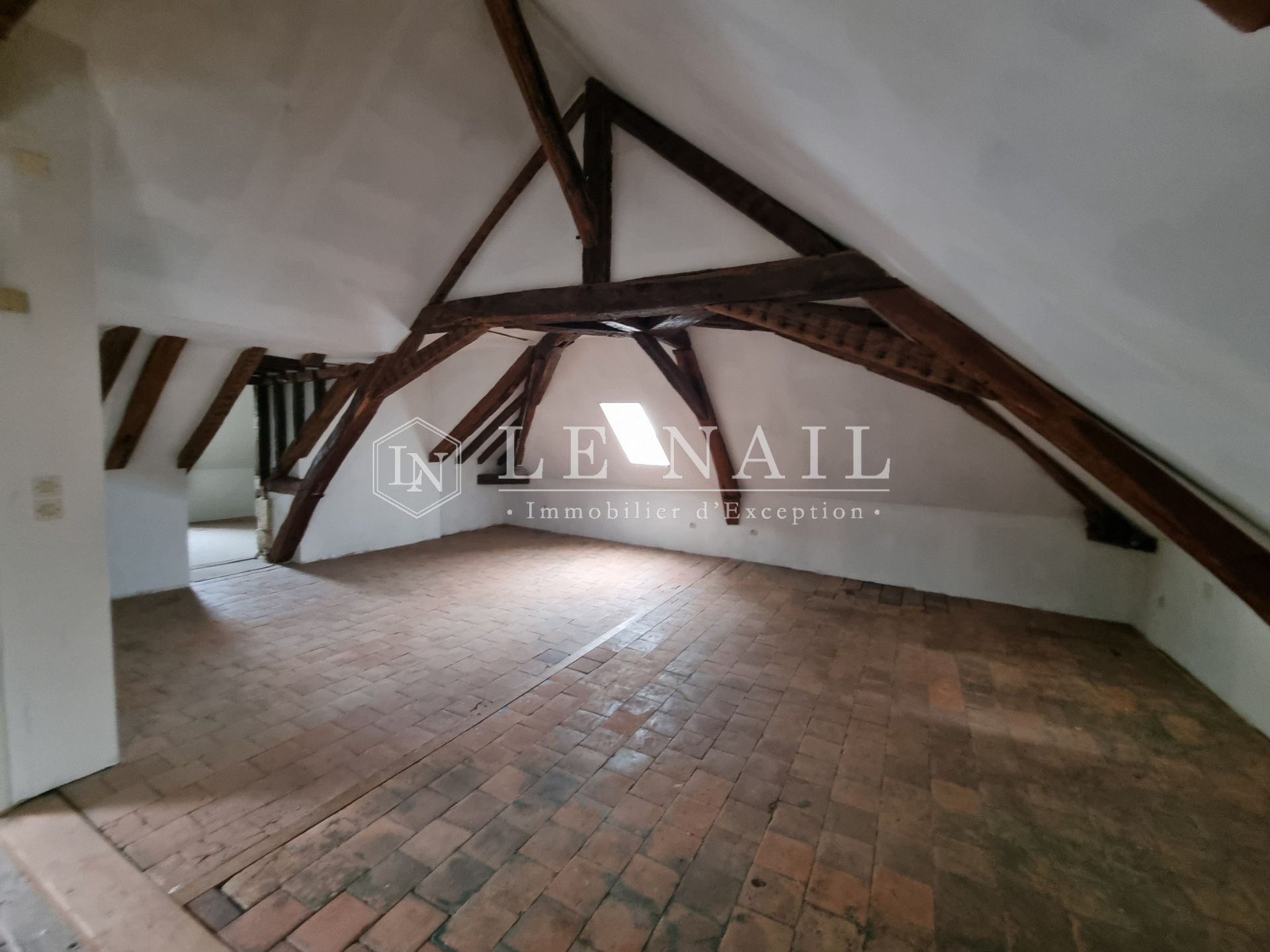 maison de ville 12 pièces en vente à LA CHARTRE SUR LE LOIR (72340)