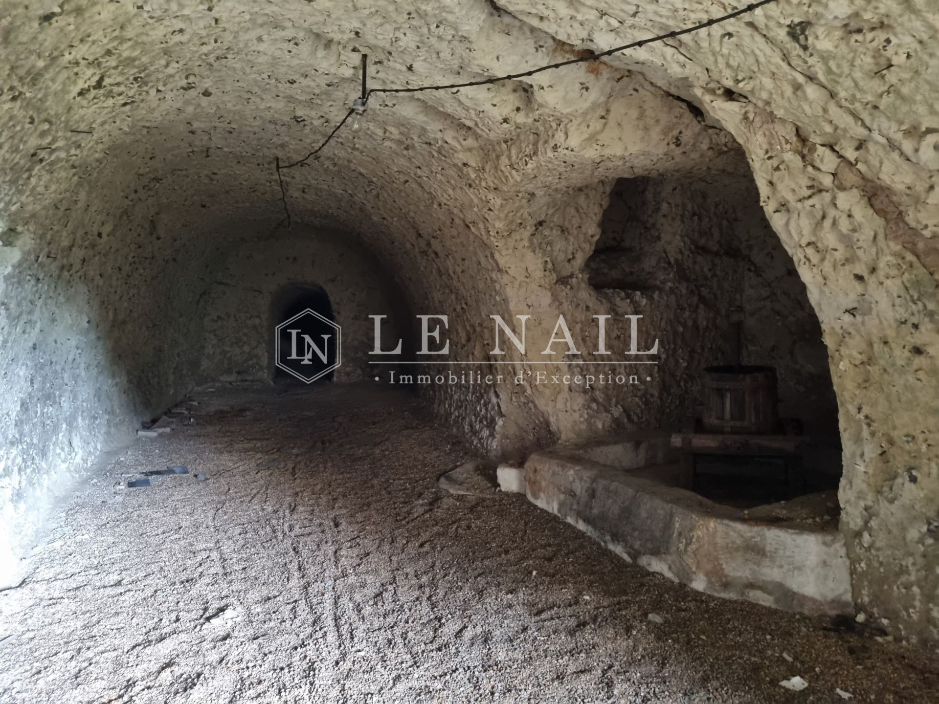 maison de ville 12 pièces en vente à LA CHARTRE SUR LE LOIR (72340)