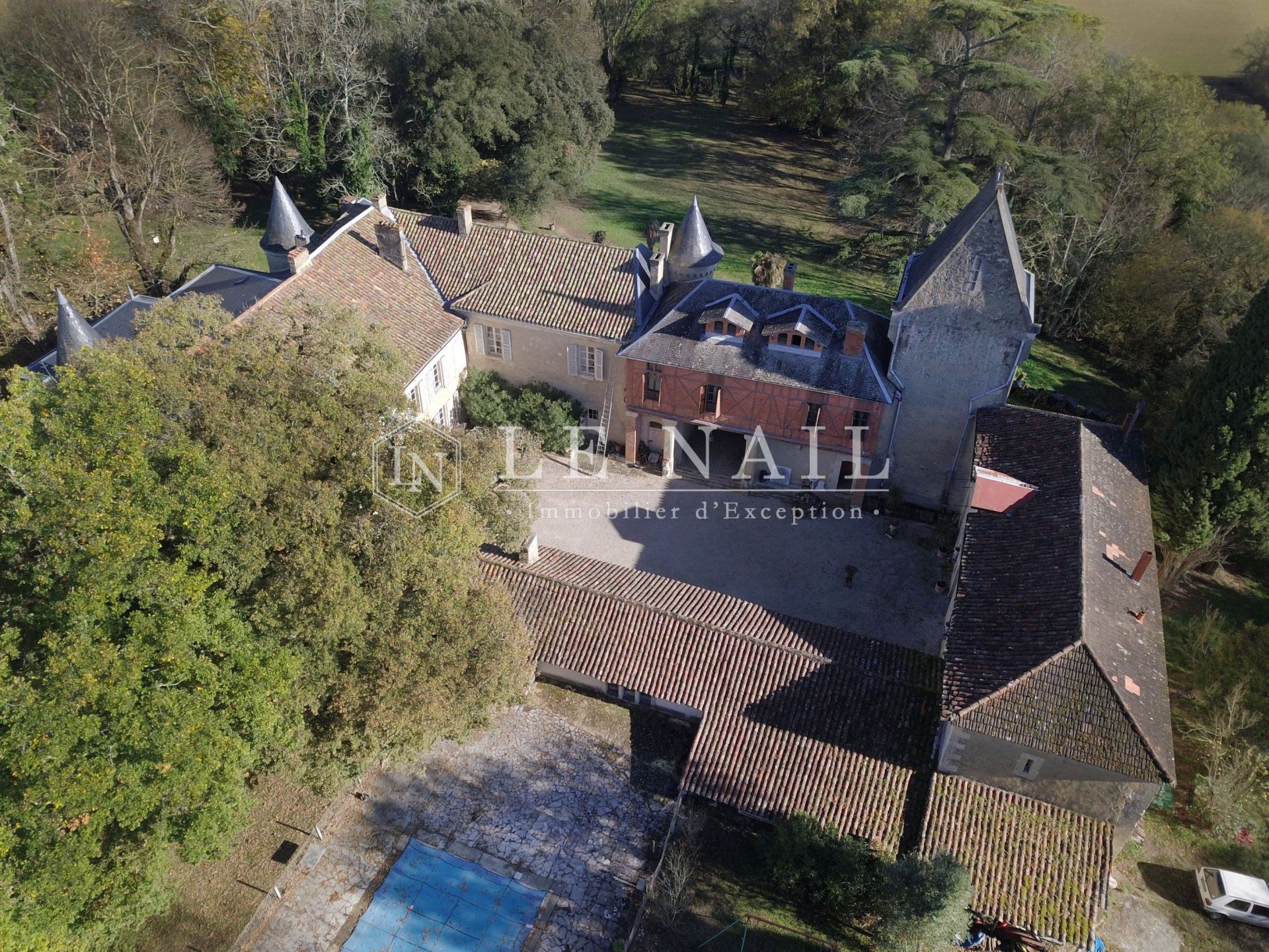 castle 20 rooms for sale on AUCH (32000)