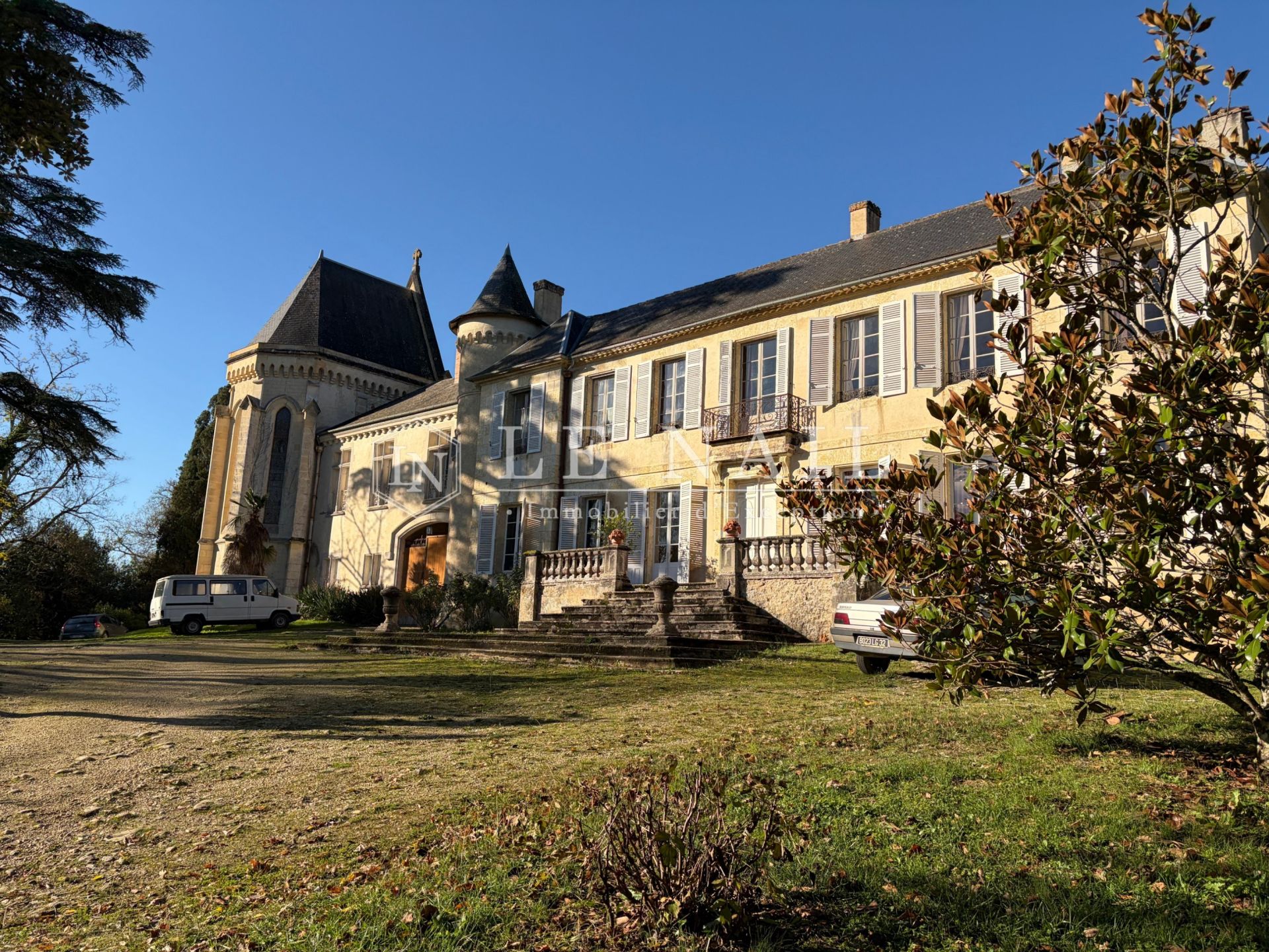 castle 20 rooms for sale on AUCH (32000)
