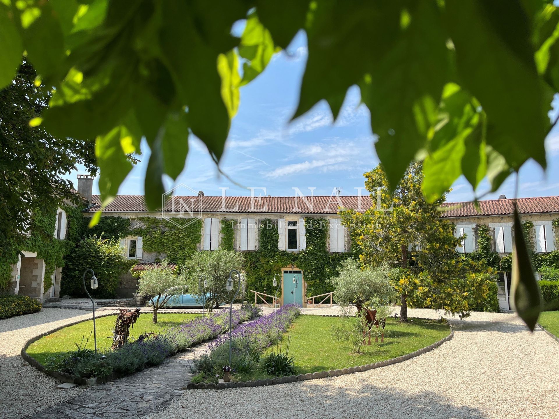 property 17 rooms for sale on ANGOULEME (16000)