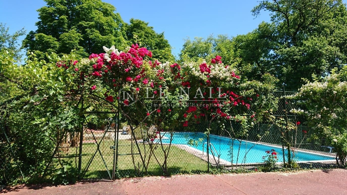 property 17 rooms for sale on ANGOULEME (16000)