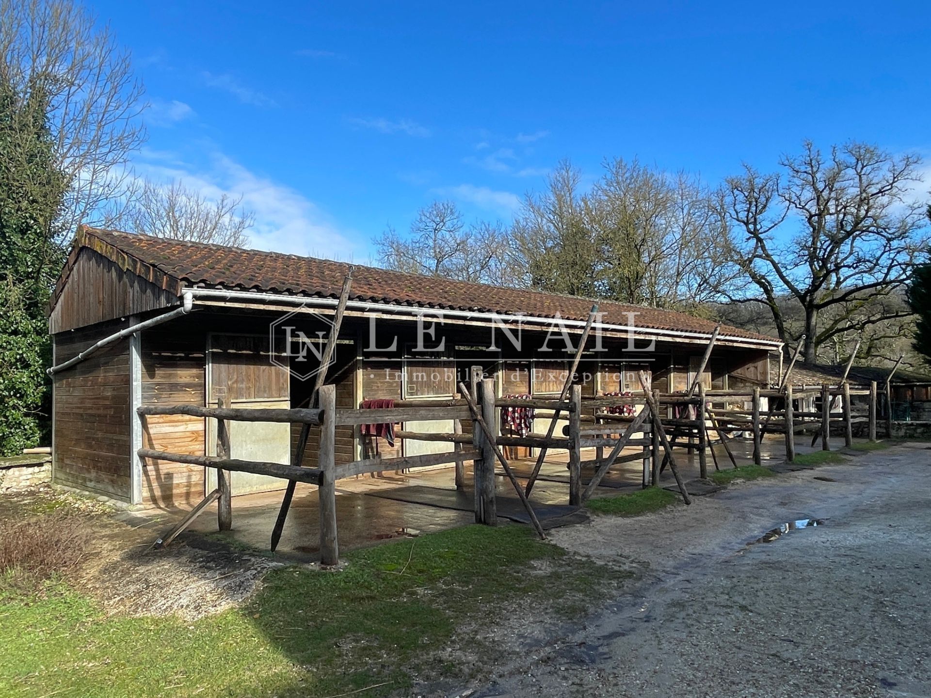 propriété 17 pièces en vente à ANGOULEME (16000)