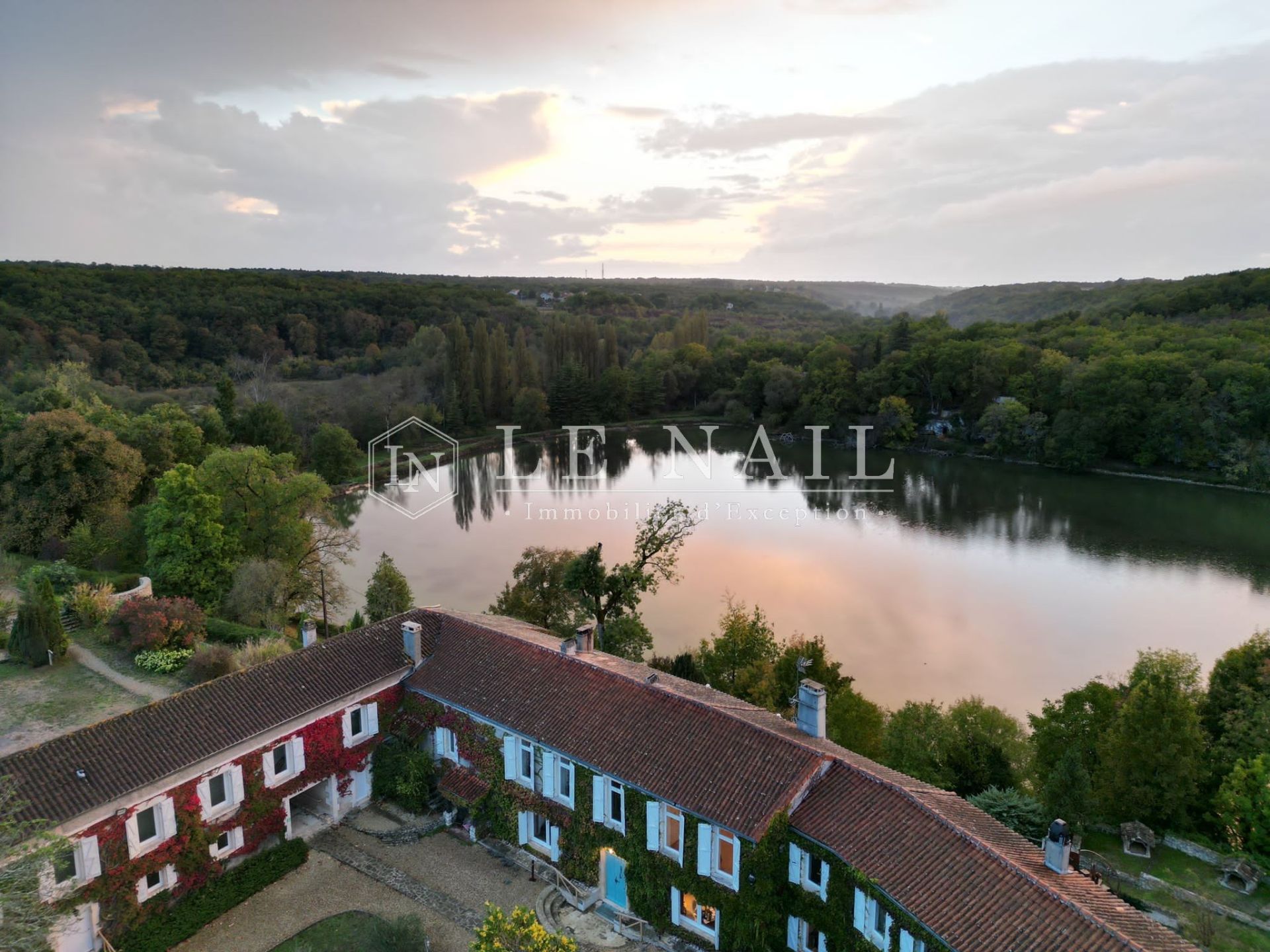 property 17 rooms for sale on ANGOULEME (16000)