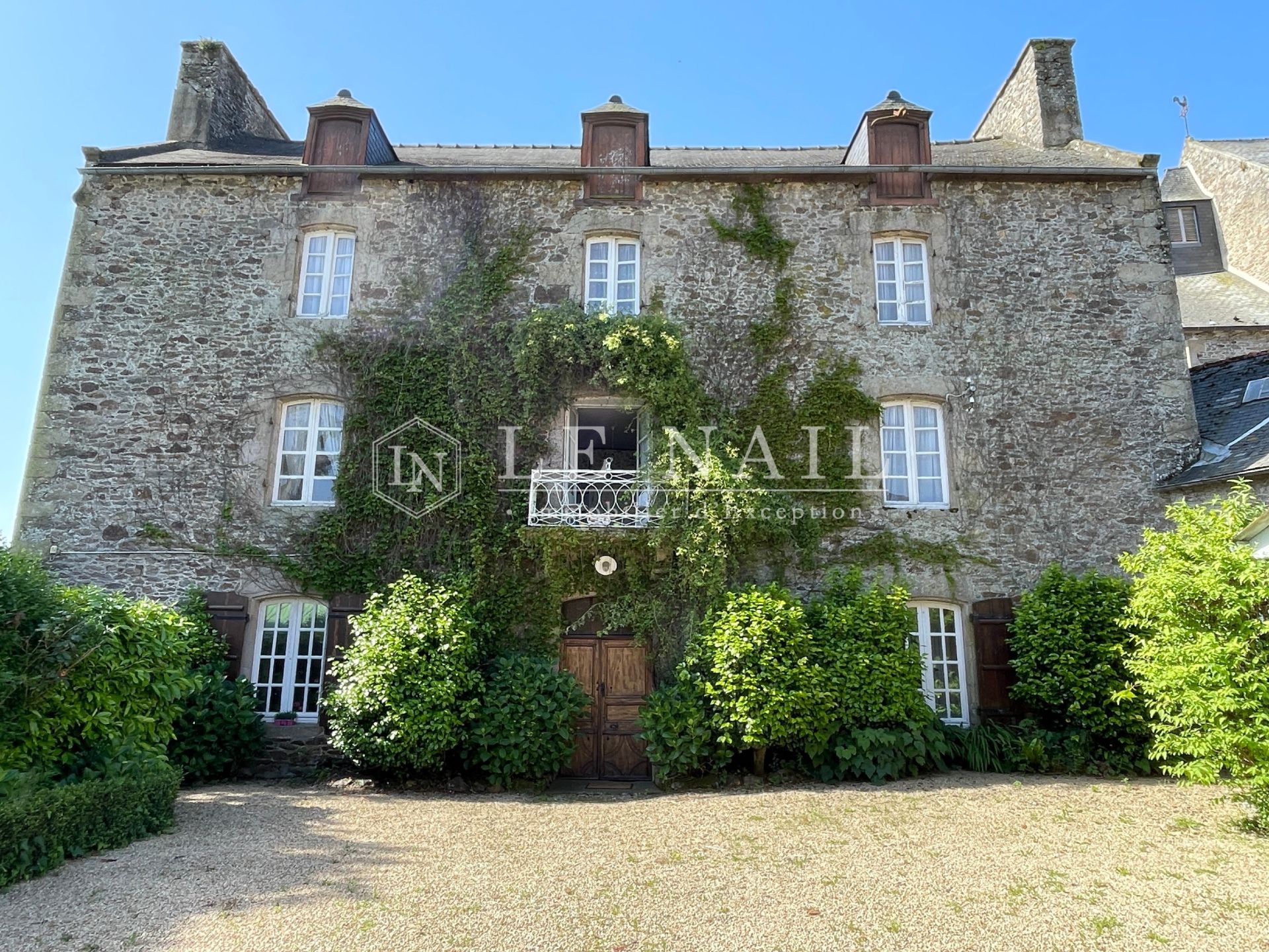 maison de maître 10 pièces en vente à DINAN (22100)