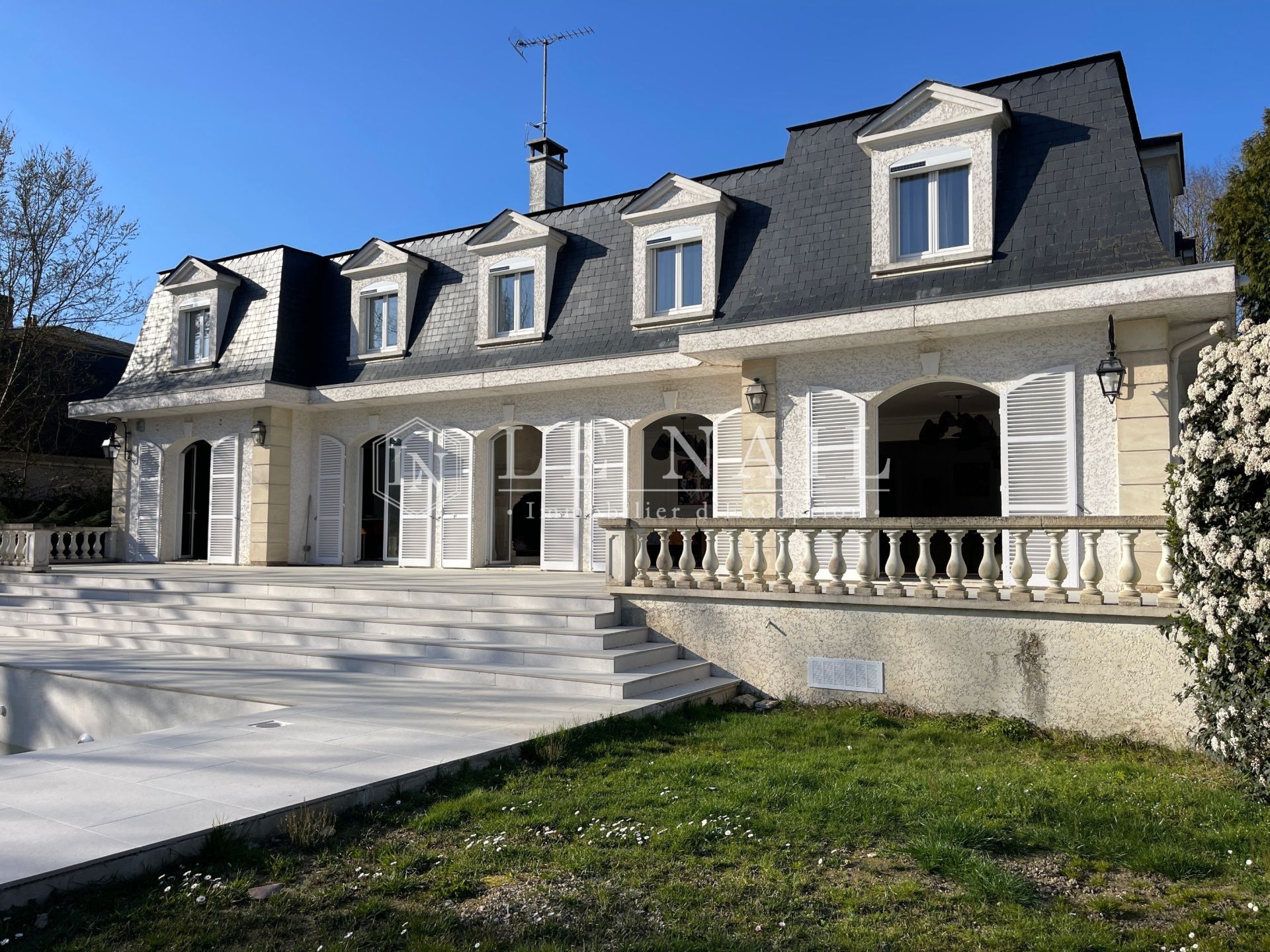maison bourgeoise 11 pièces en vente à MELUN (77000)