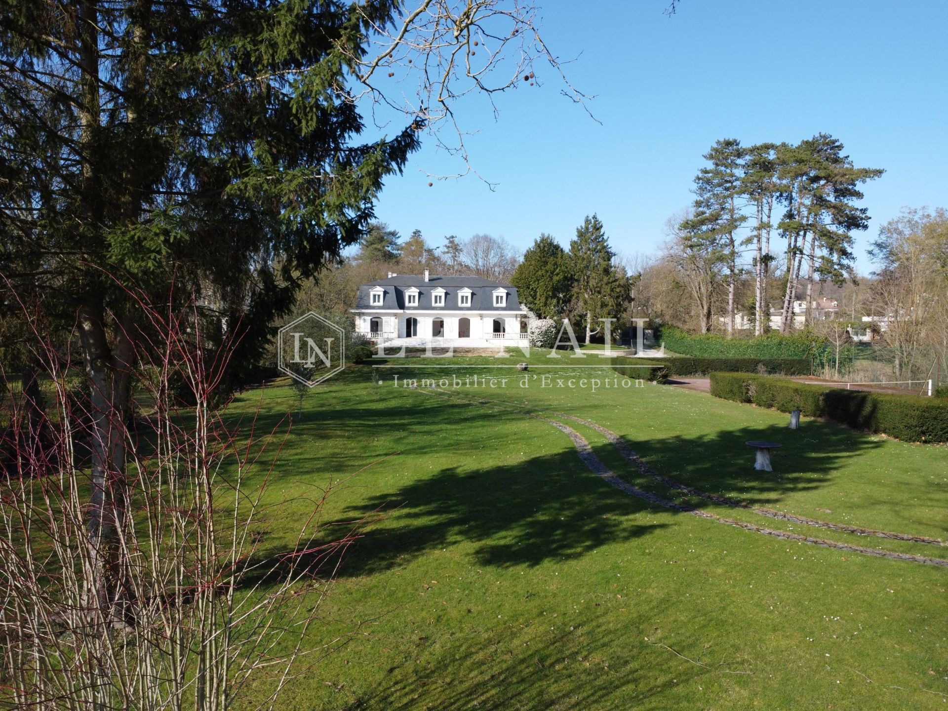 maison bourgeoise 11 pièces en vente à MELUN (77000)