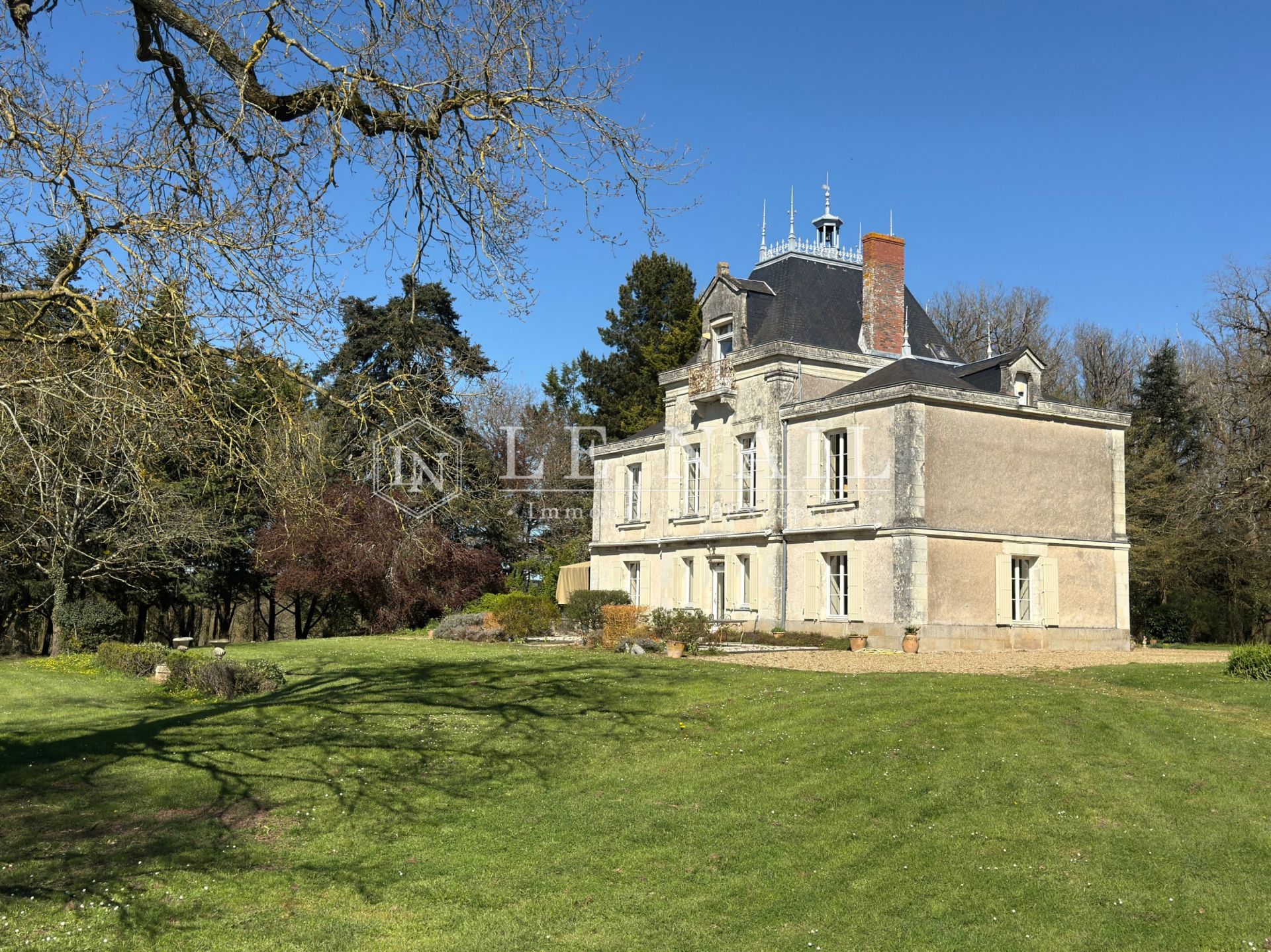 property 8 rooms for sale on INGRANDES LE FRESNE SUR LOIRE (49123)