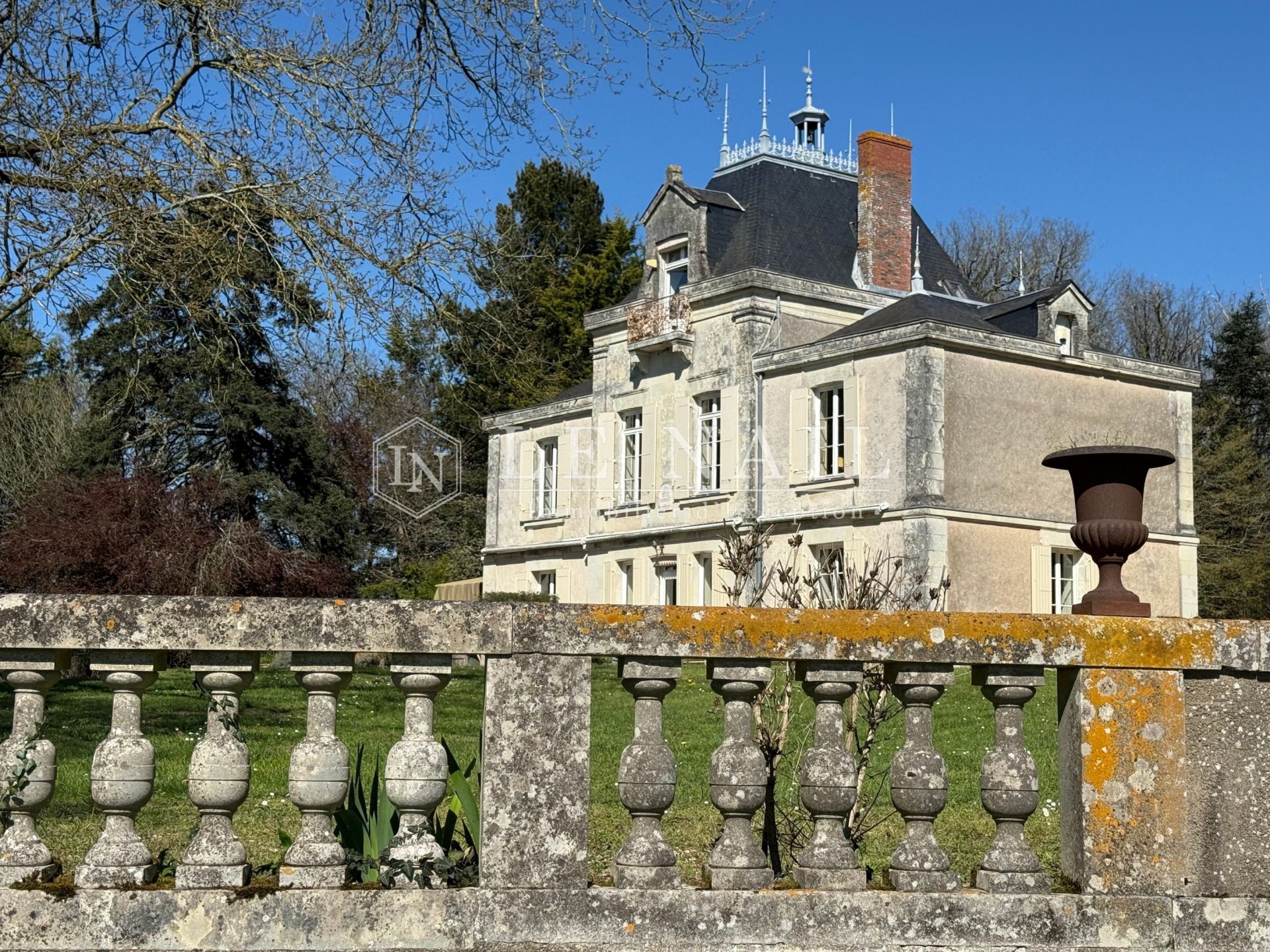 property 8 rooms for sale on INGRANDES LE FRESNE SUR LOIRE (49123)