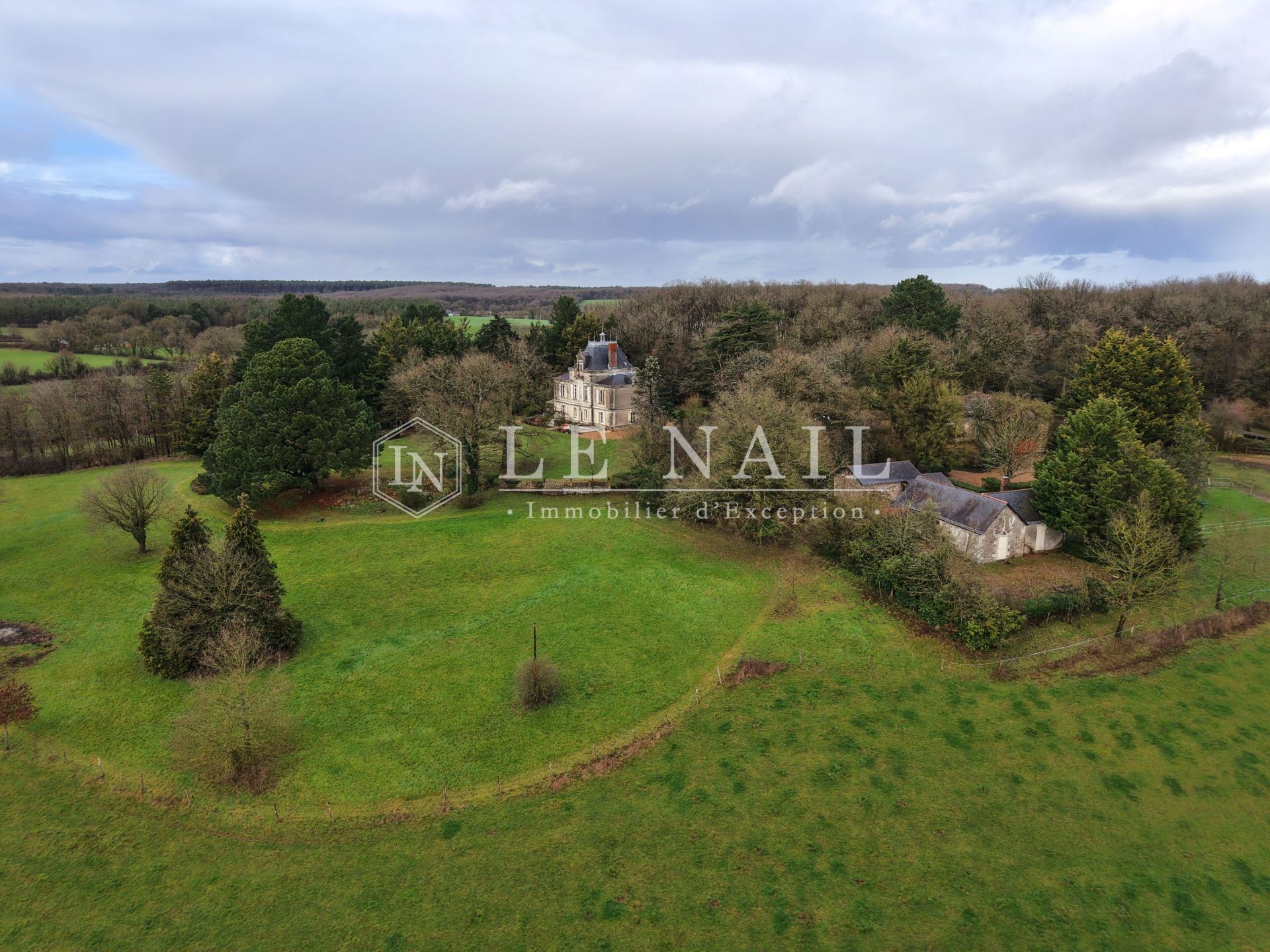 propriété 8 pièces en vente à INGRANDES LE FRESNE SUR LOIRE (49123)