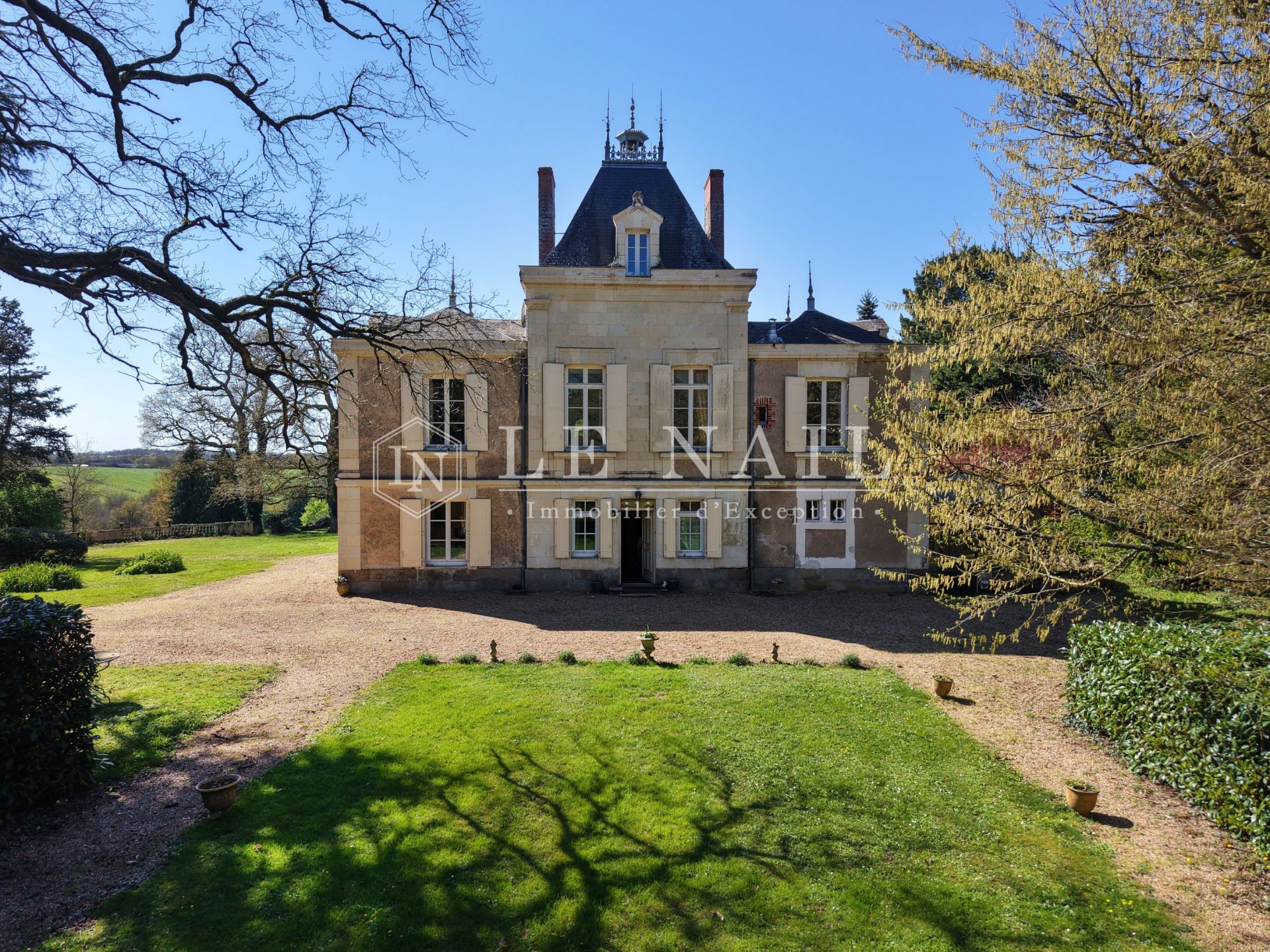 property 8 rooms for sale on INGRANDES LE FRESNE SUR LOIRE (49123)