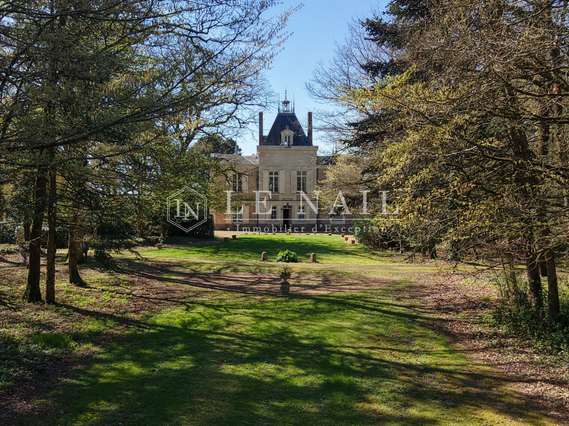 property 8 rooms for sale on INGRANDES LE FRESNE SUR LOIRE (49123)