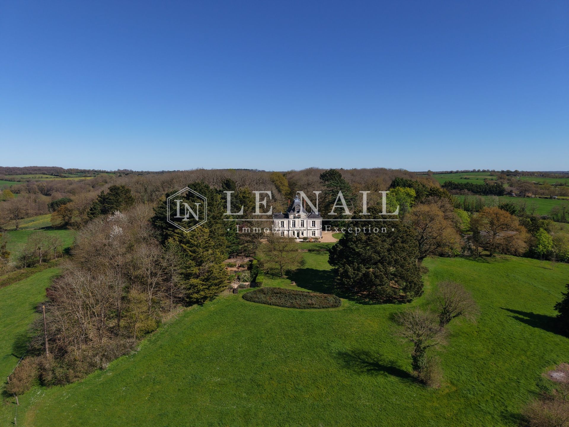 property 8 rooms for sale on INGRANDES LE FRESNE SUR LOIRE (49123)