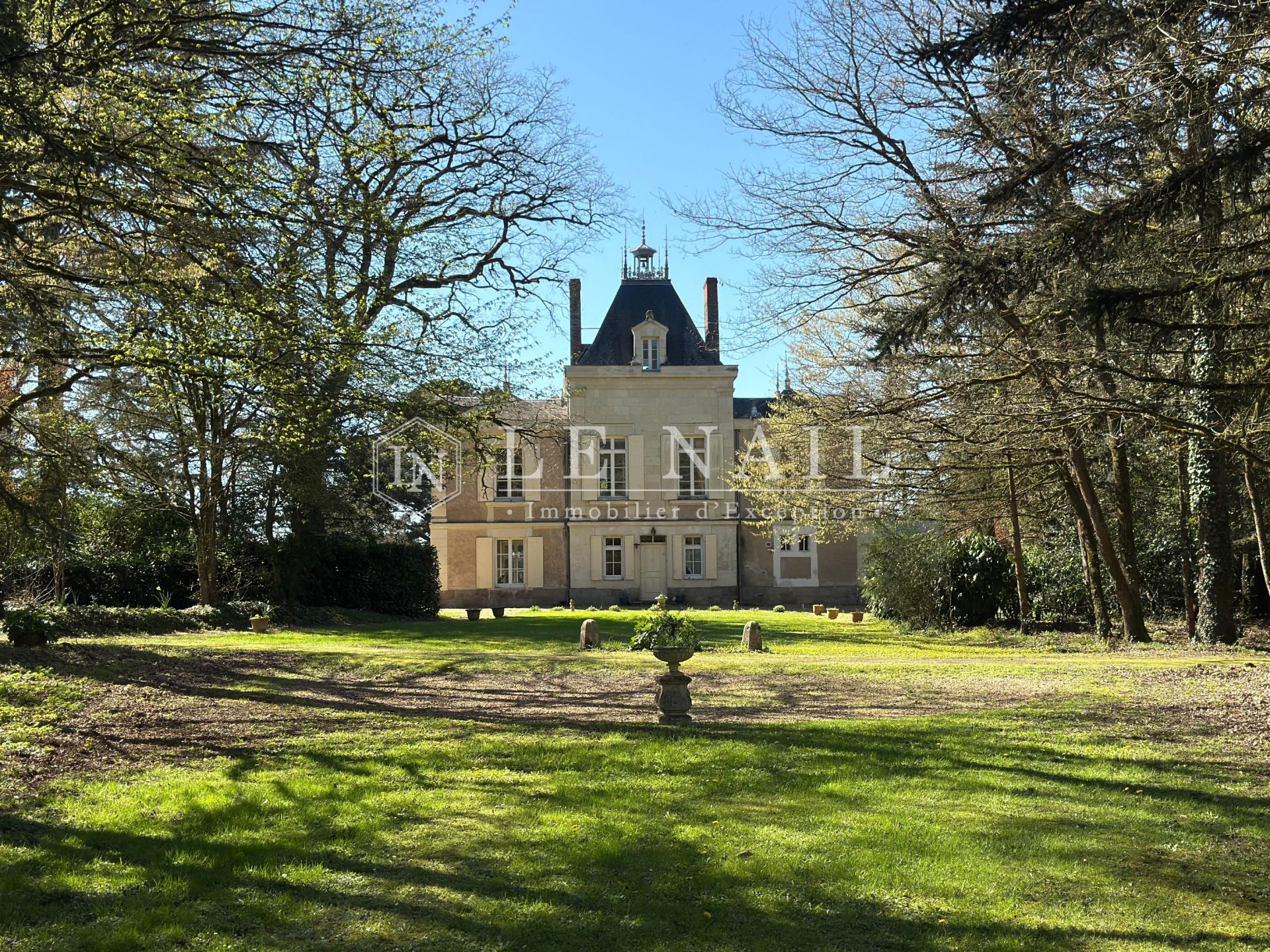 property 8 rooms for sale on INGRANDES LE FRESNE SUR LOIRE (49123)