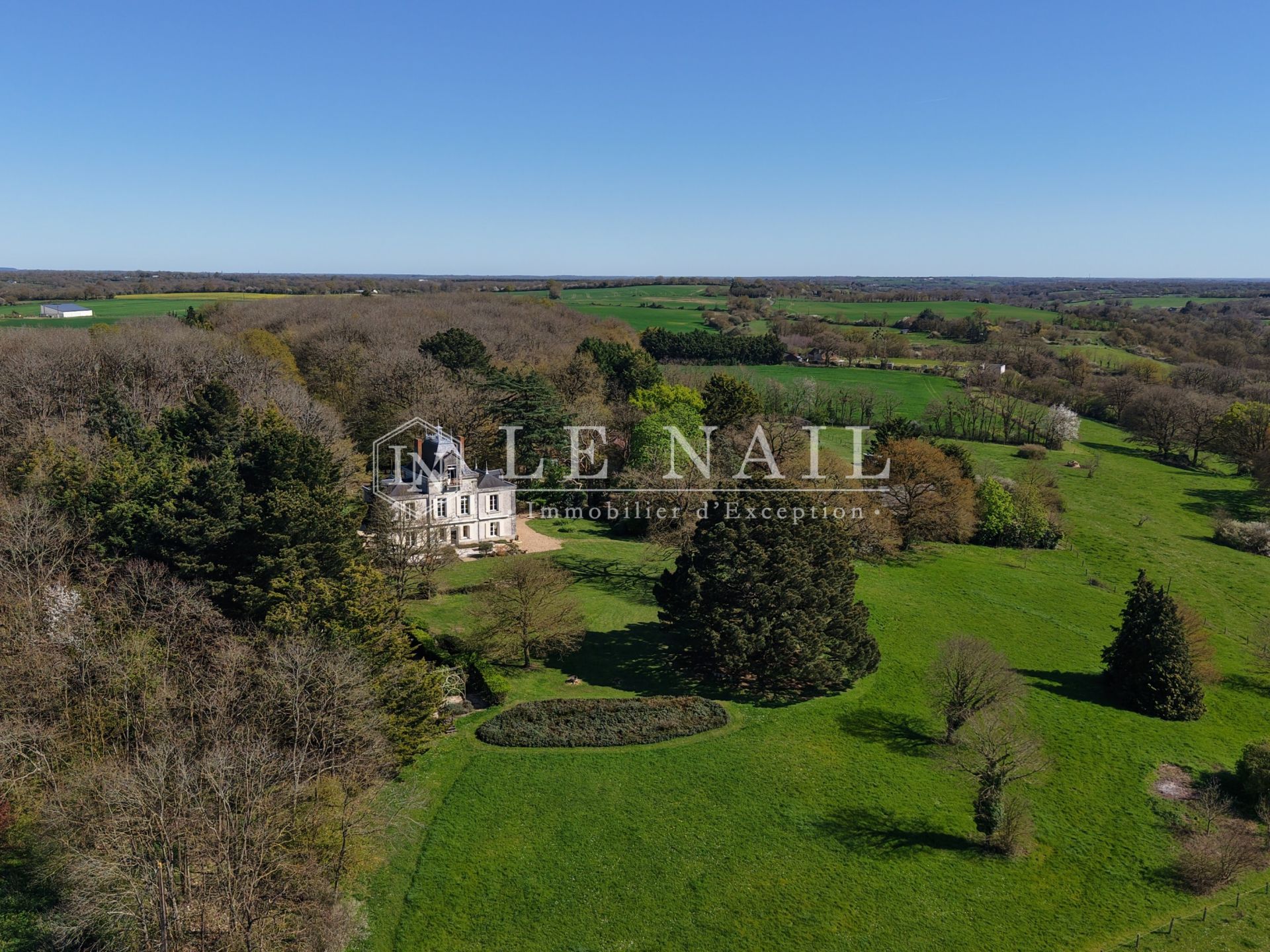 property 8 rooms for sale on INGRANDES LE FRESNE SUR LOIRE (49123)