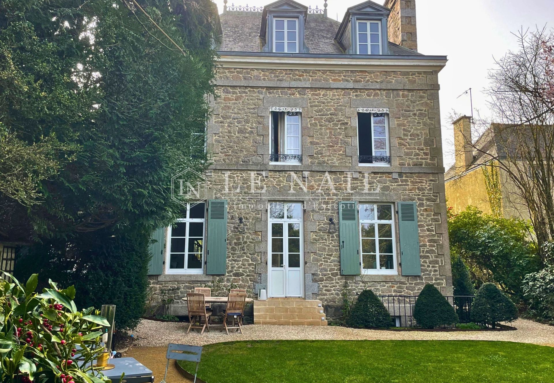 maison bourgeoise 10 pièces en vente à DINAN (22100)