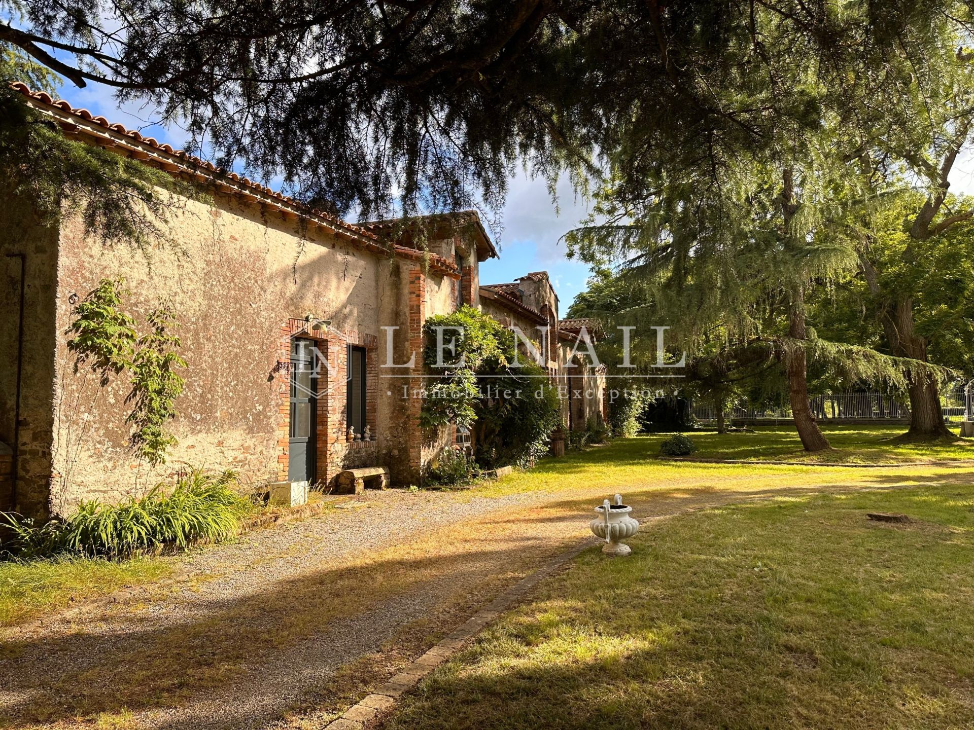 château 15 pièces en vente à ST PHILBERT DE GRAND LIEU (44310)